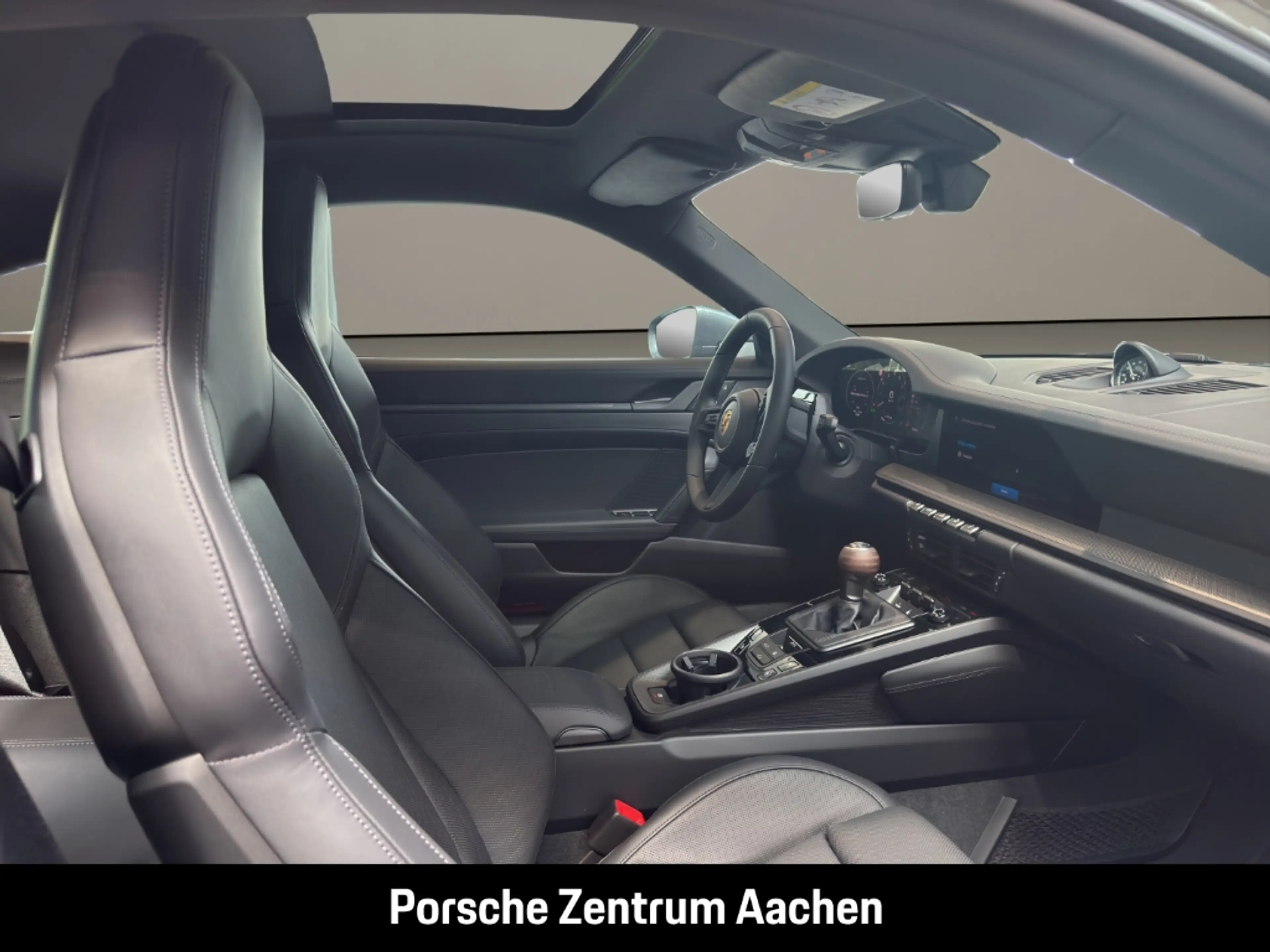 Porsche 992 -2 (911) Carrera T — photo 12
