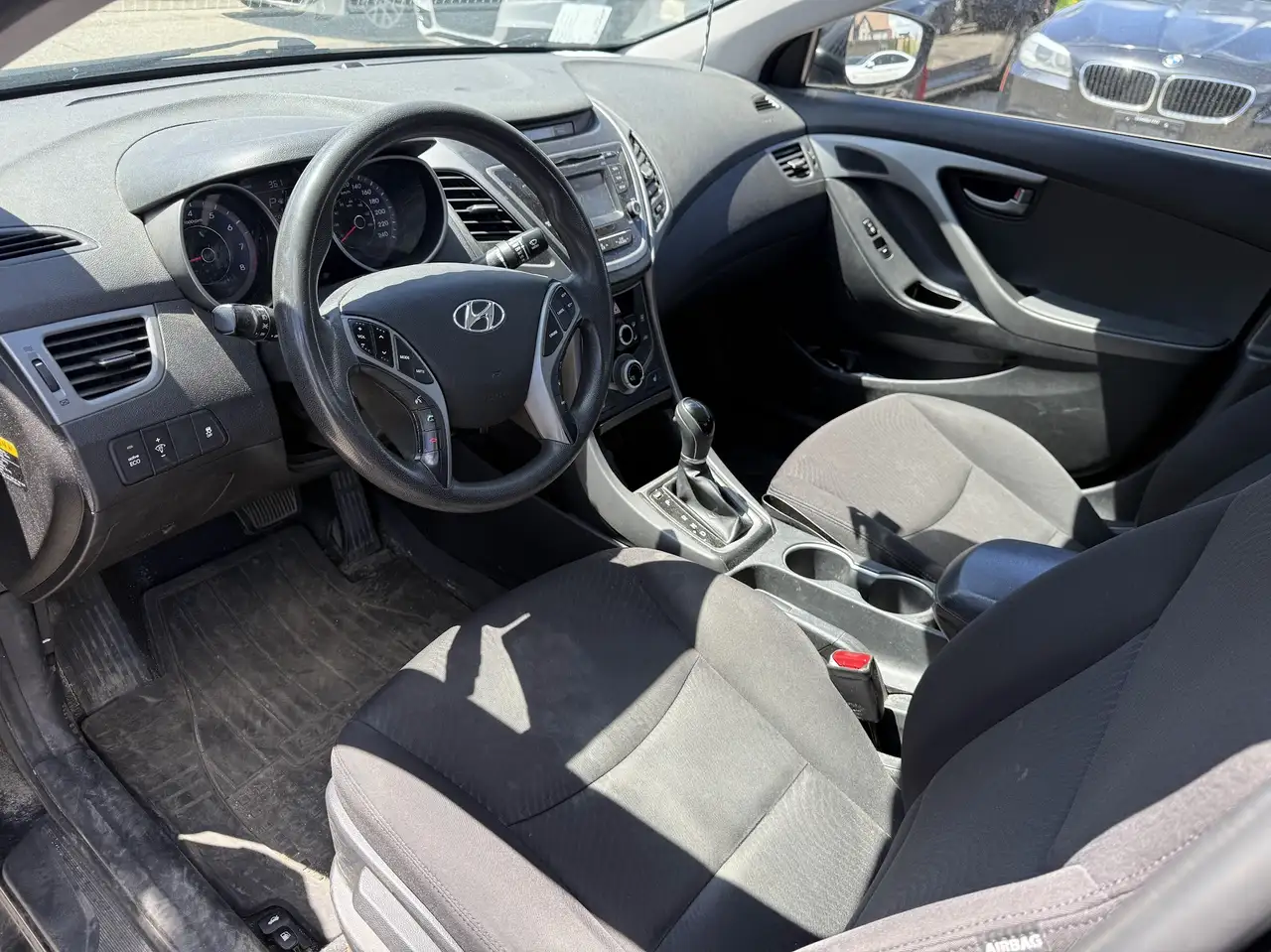 Hyundai ELANTRA снимка Hyundai ELANTRA
