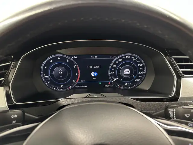 Volkswagen Passat view 24