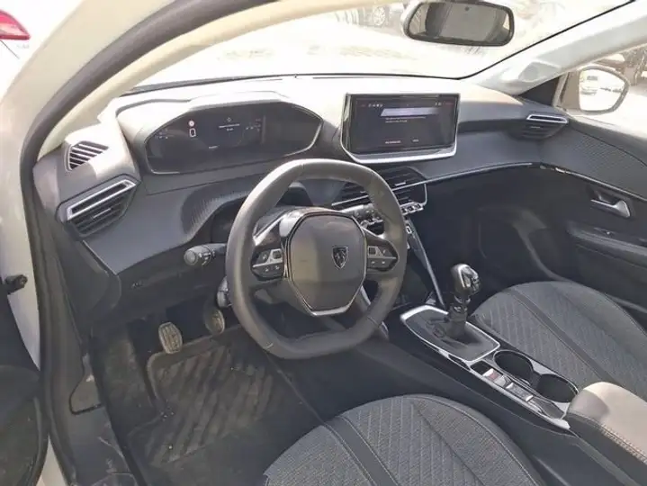 Peugeot 208 2025, foto 8