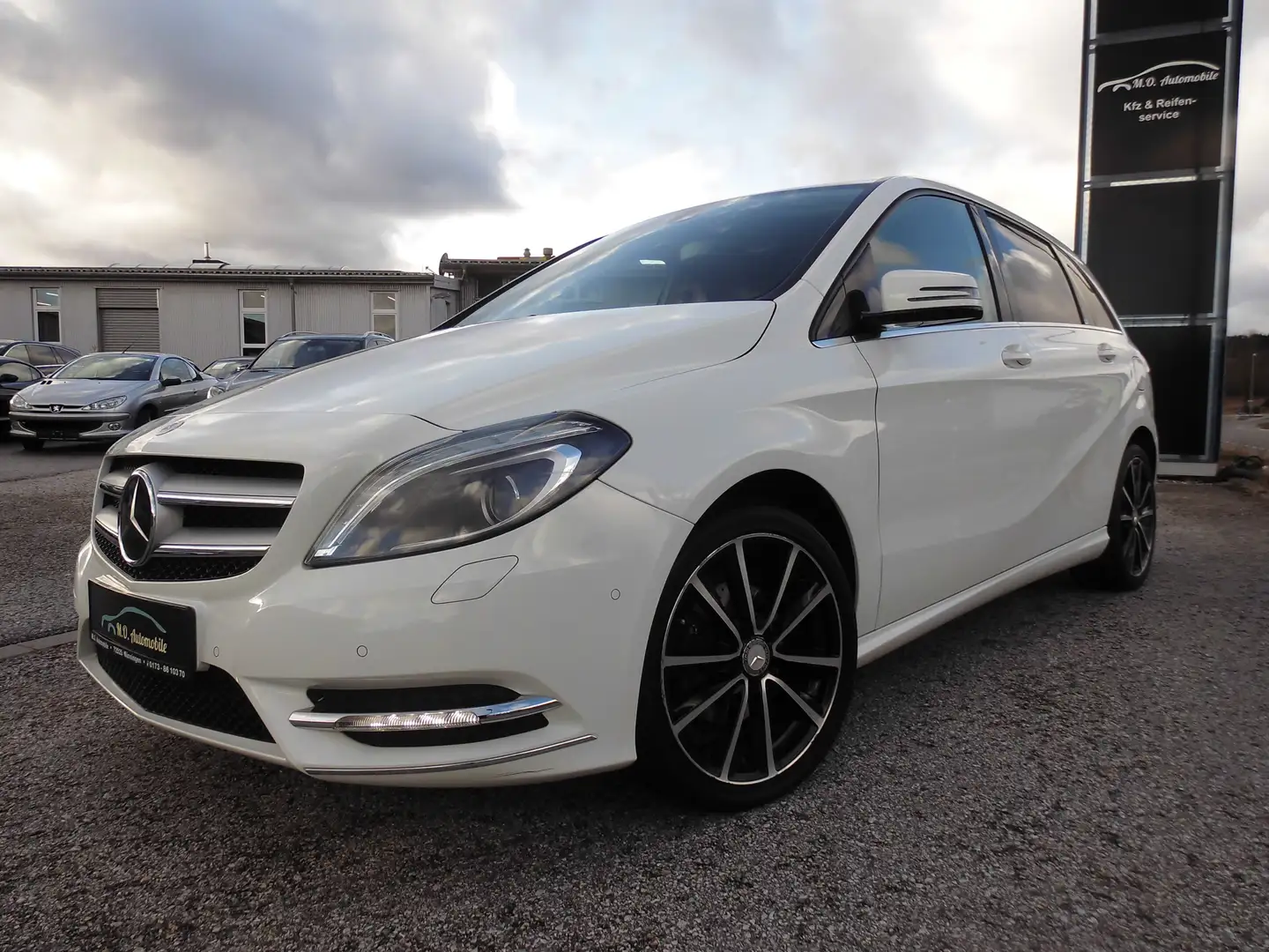 Mercedes-Benz B 180 B180Sport Paket-Xenon-Navi-PDC-Sitzheizung- 98 Tkm Blanc - 1