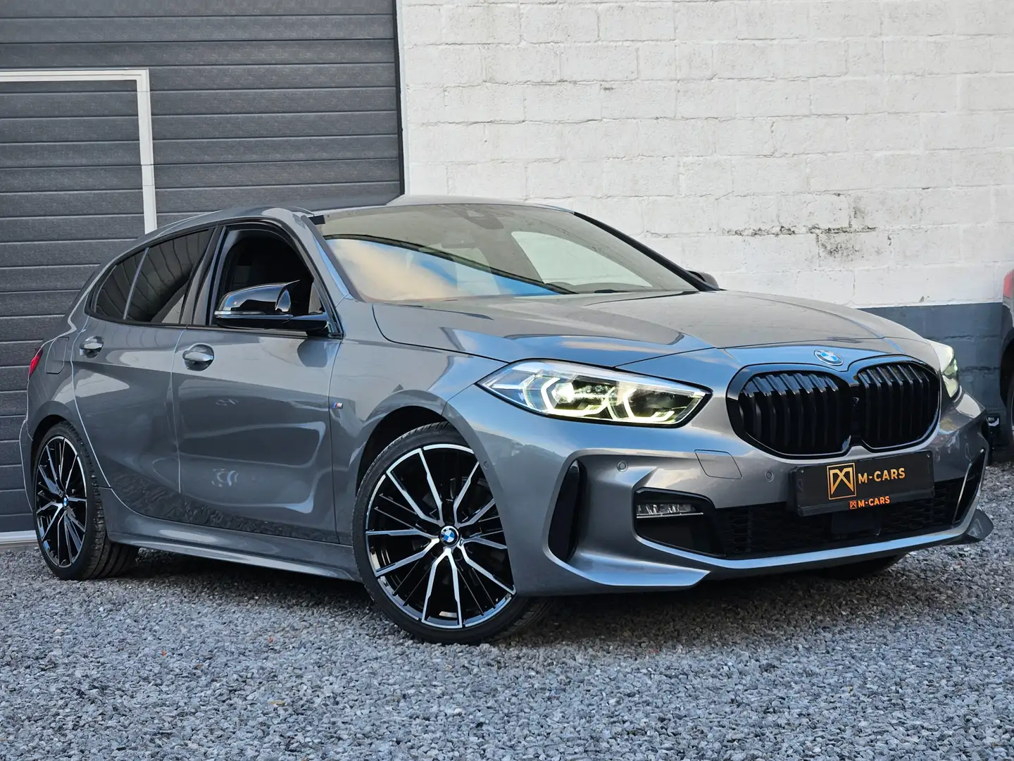 BMW 118 Pack M * Led * Auto * Grau - 2