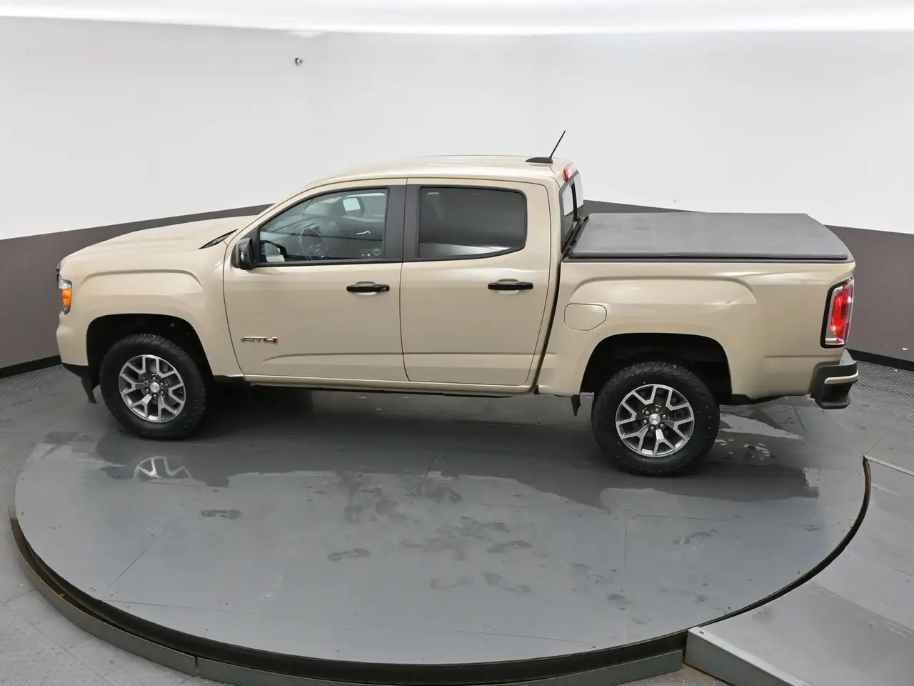 GMC Canyon снимка GMC Canyon