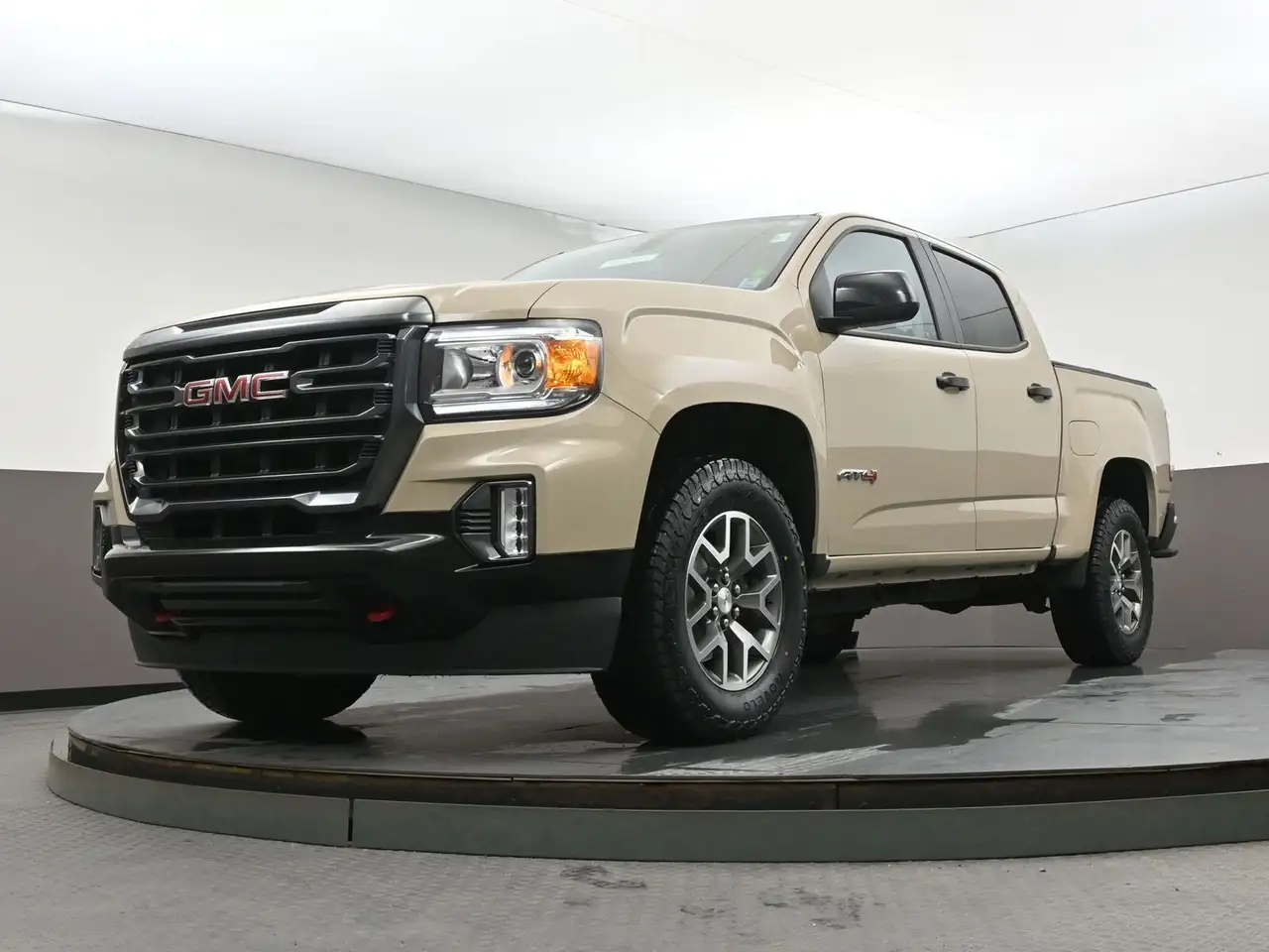 GMC Canyon снимка GMC Canyon