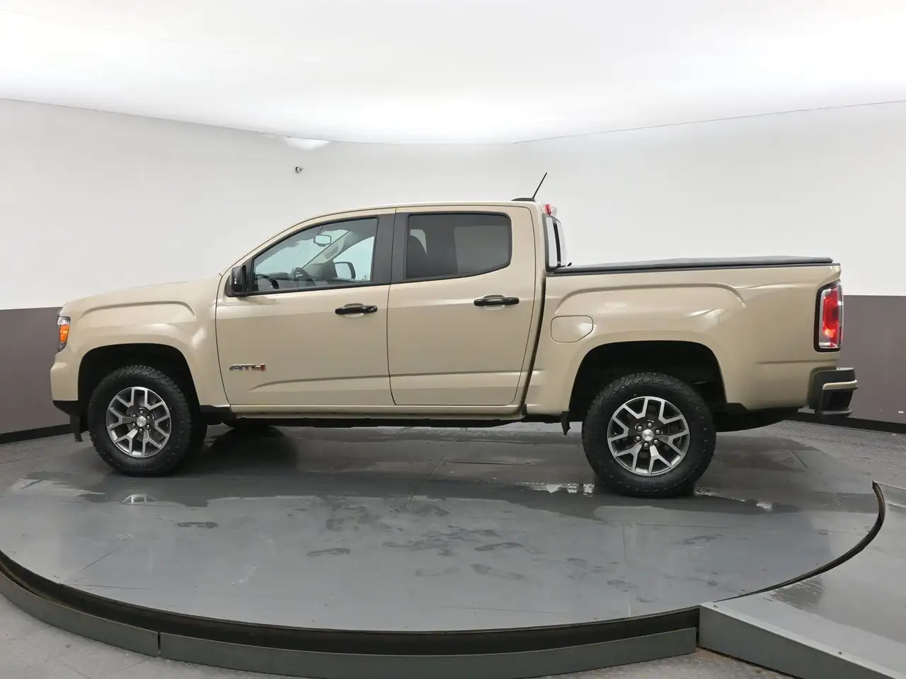 GMC Canyon снимка GMC Canyon