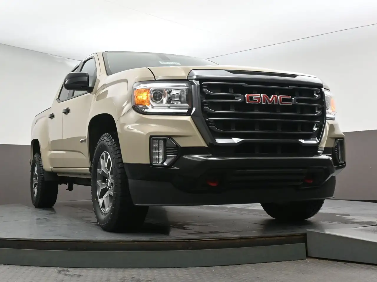 GMC Canyon снимка GMC Canyon