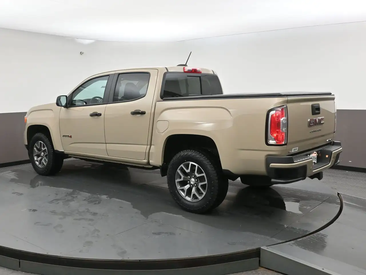 GMC Canyon снимка GMC Canyon