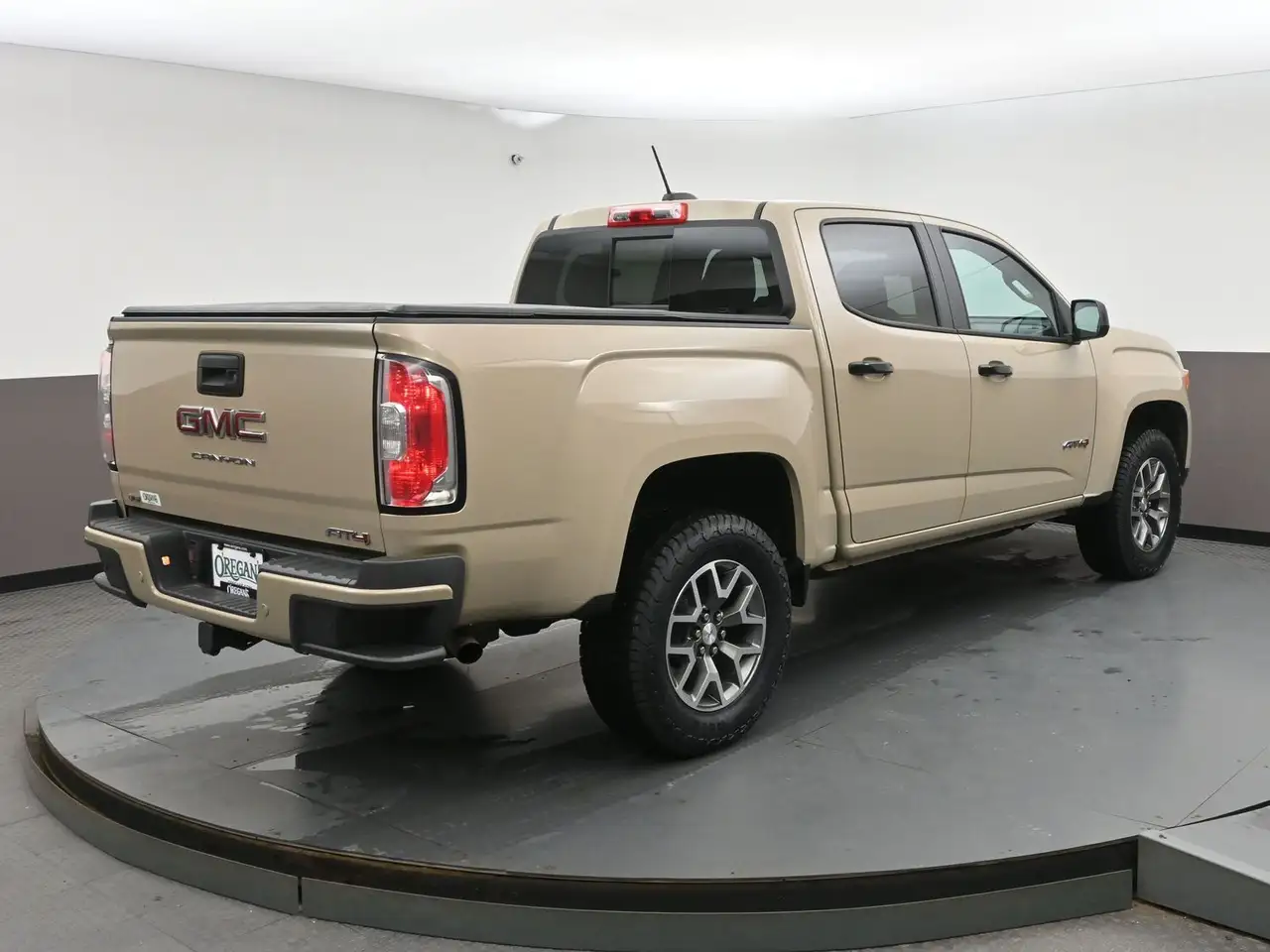 GMC Canyon снимка GMC Canyon