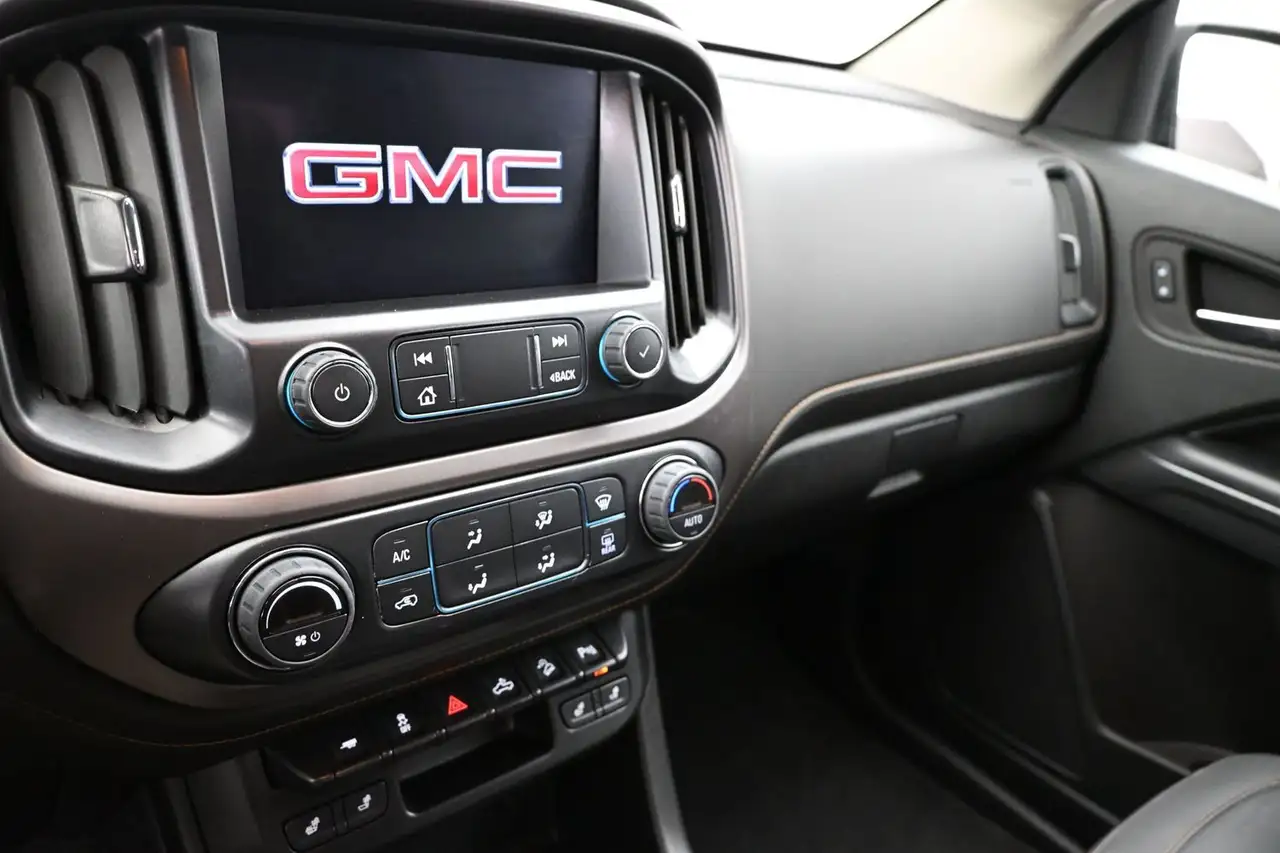GMC Canyon снимка GMC Canyon