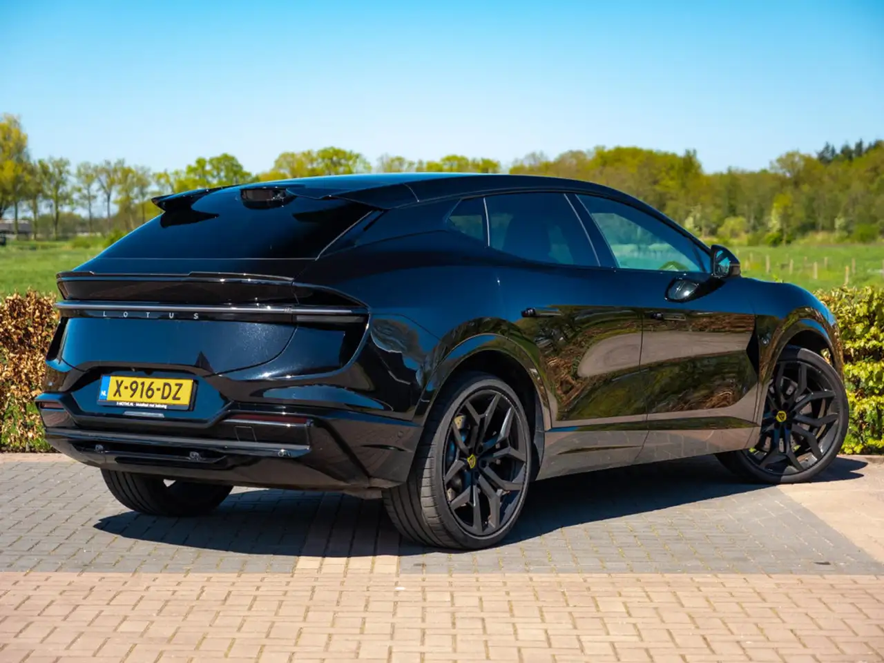 Lotus Eletre 2023