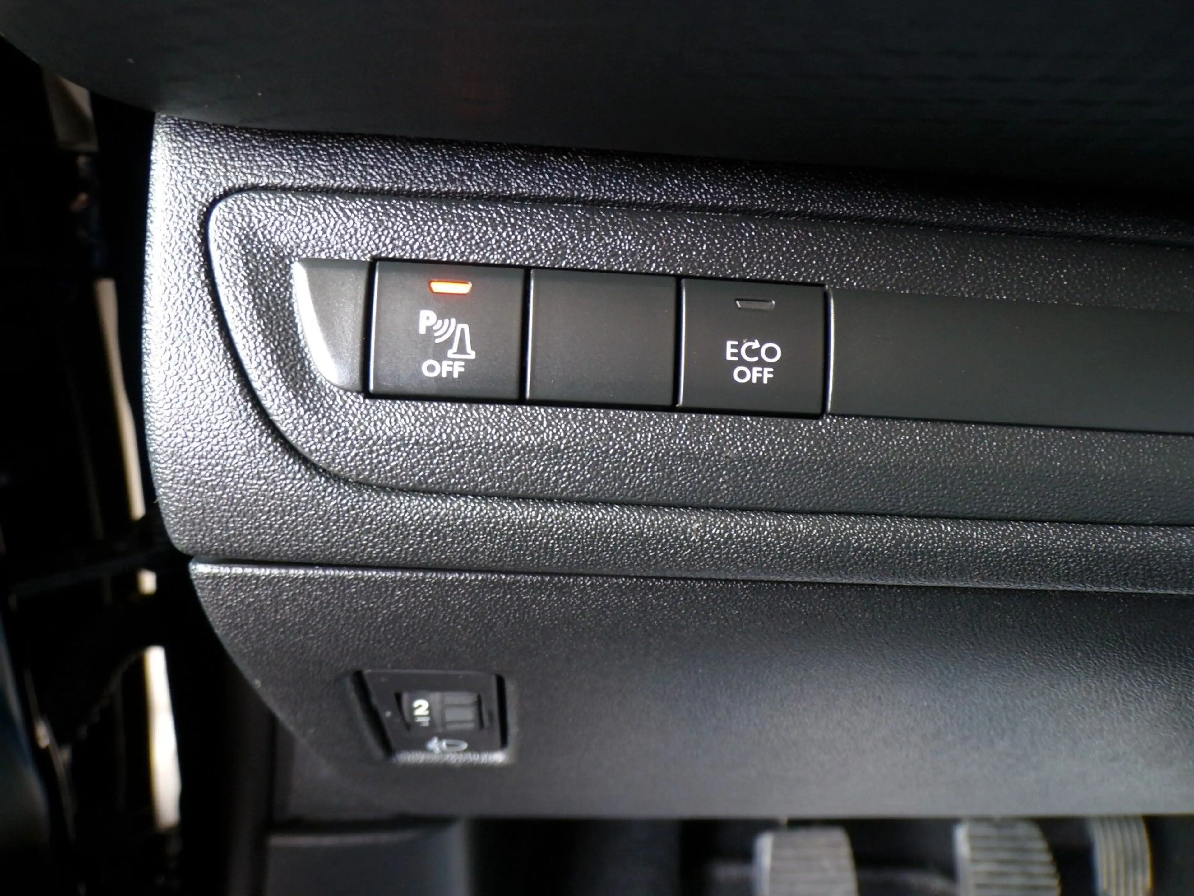Peugeot 2008 Active PureTech /1HAND/Z.R.Wechsel/Garantie — photo 14