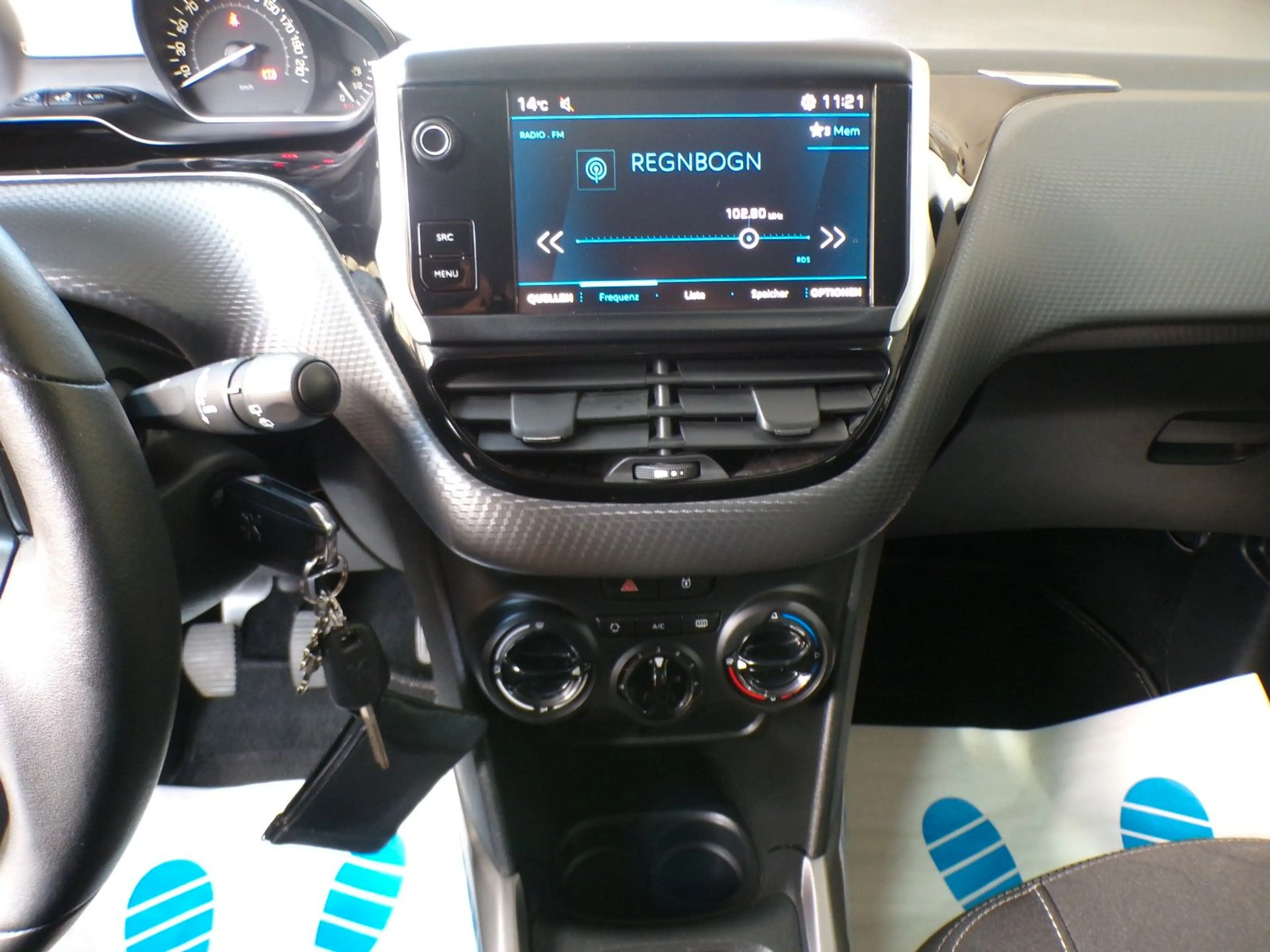 Peugeot 2008 Active PureTech /1HAND/Z.R.Wechsel/Garantie — photo 19
