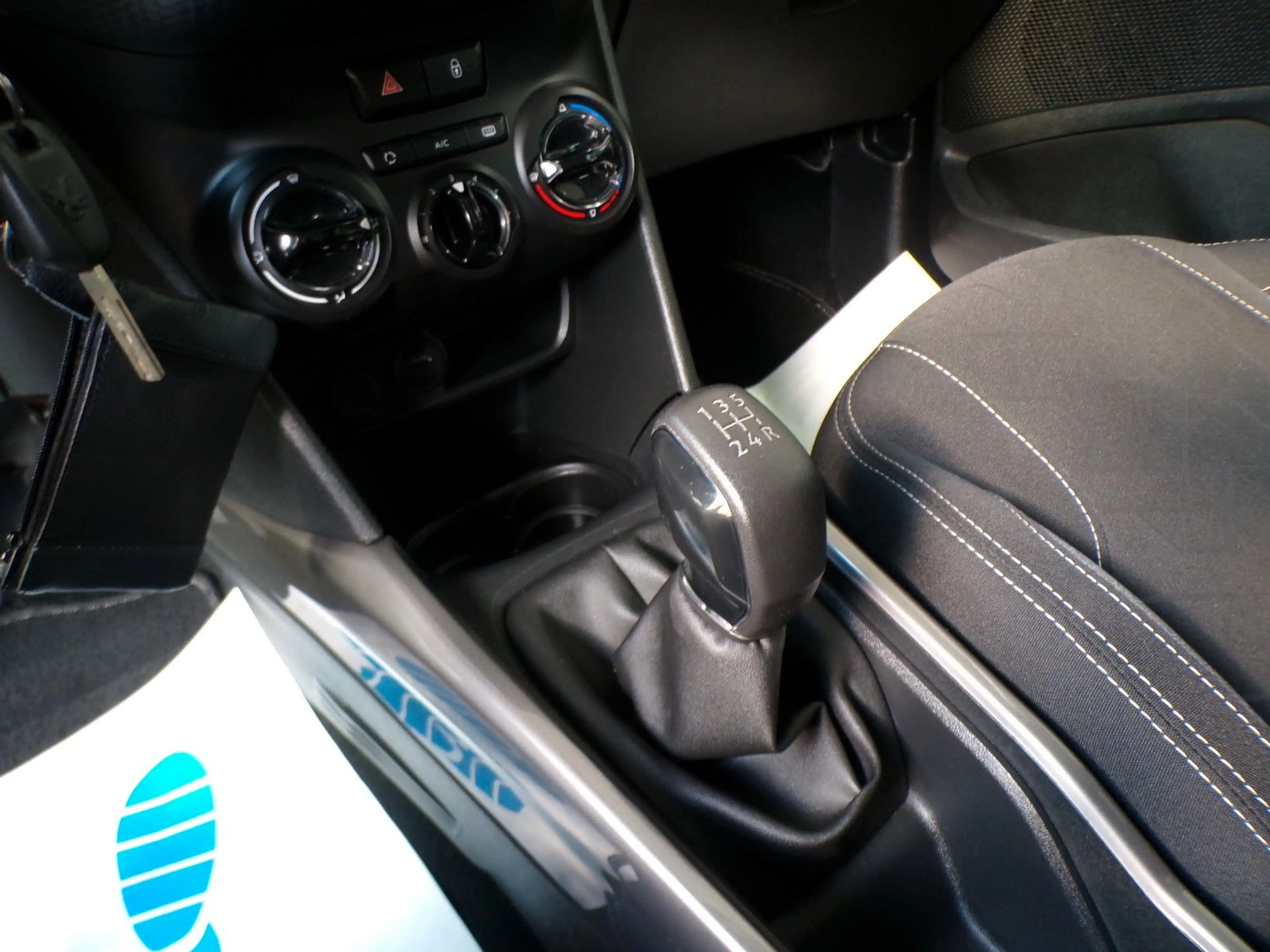 Peugeot 2008 Active PureTech /1HAND/Z.R.Wechsel/Garantie — photo 13