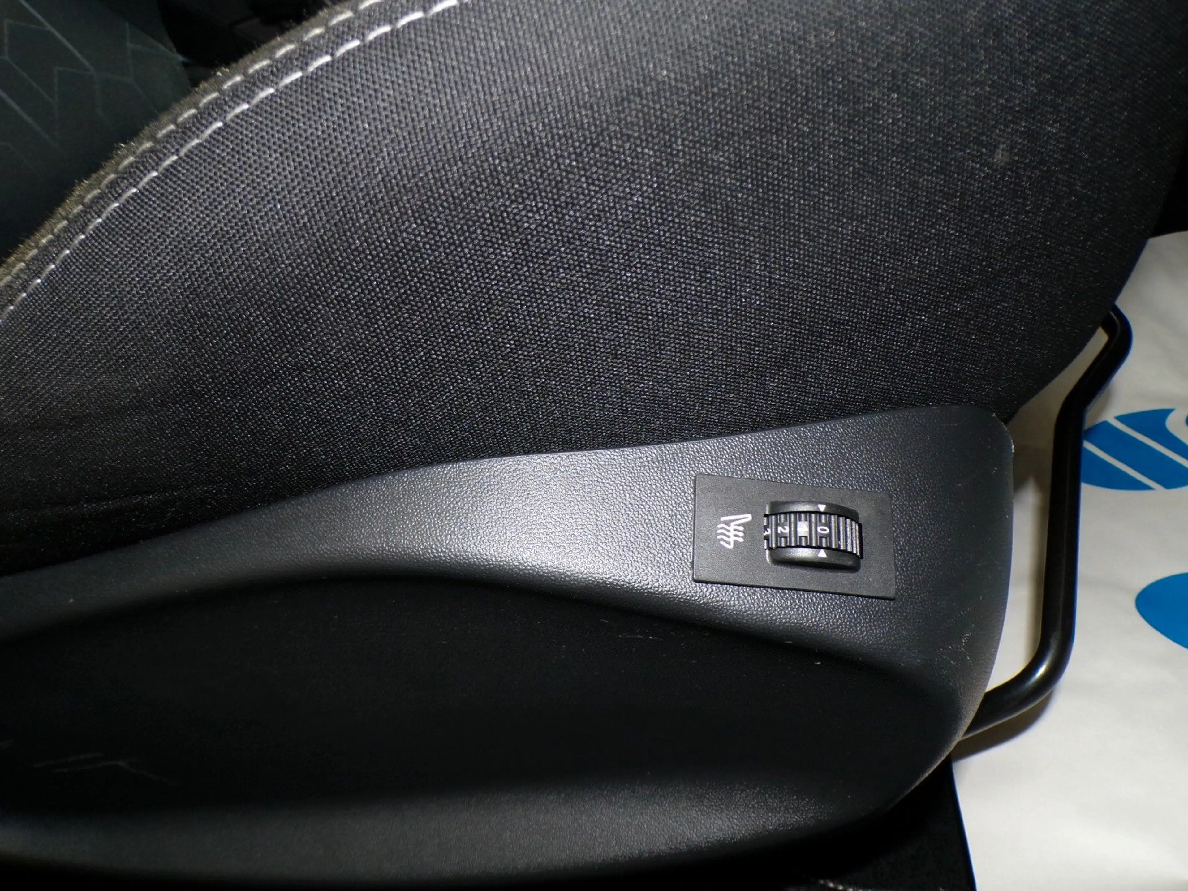 Peugeot 2008 Active PureTech /1HAND/Z.R.Wechsel/Garantie — photo 17