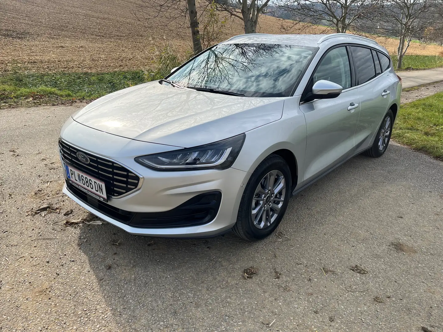 Ford Focus Titanium Silber - 1