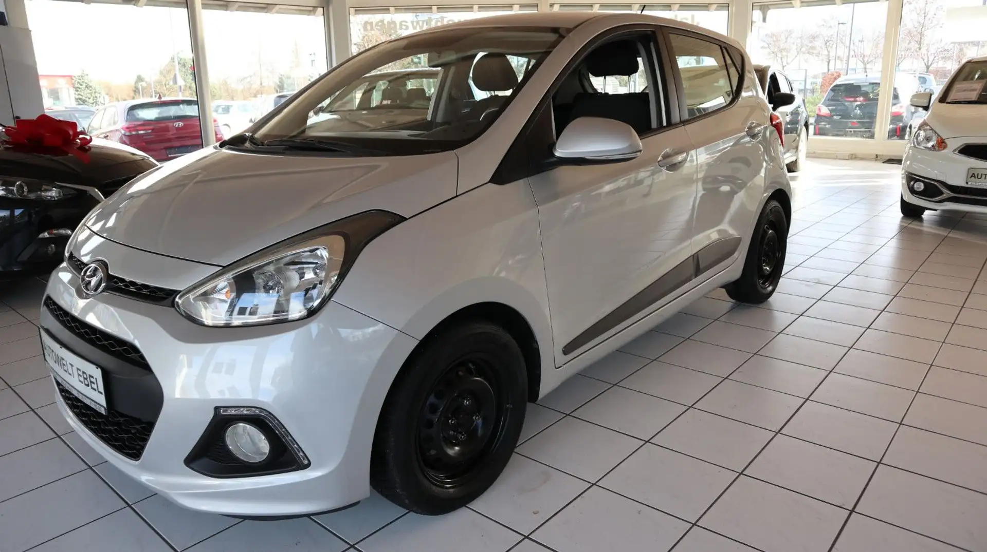 Hyundai i10 *AUTOMATIK*PDC HINTEN*KLIMA*FREISP*INSP. NEU* Silber - 1