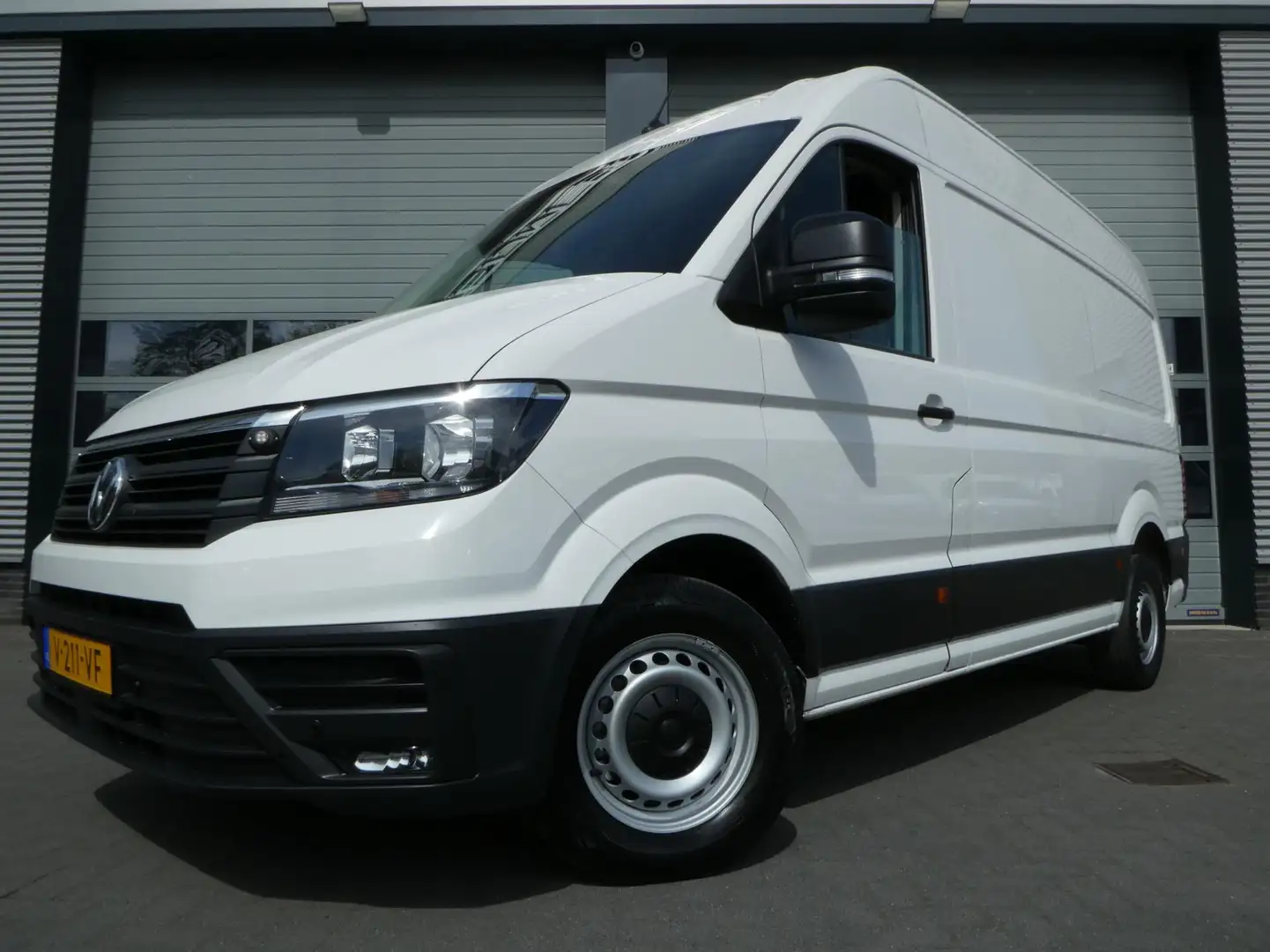 Volkswagen Crafter 35 2.0 TDI L3H3 (L2H2) airco cruisecontrol pdc Wit - 2
