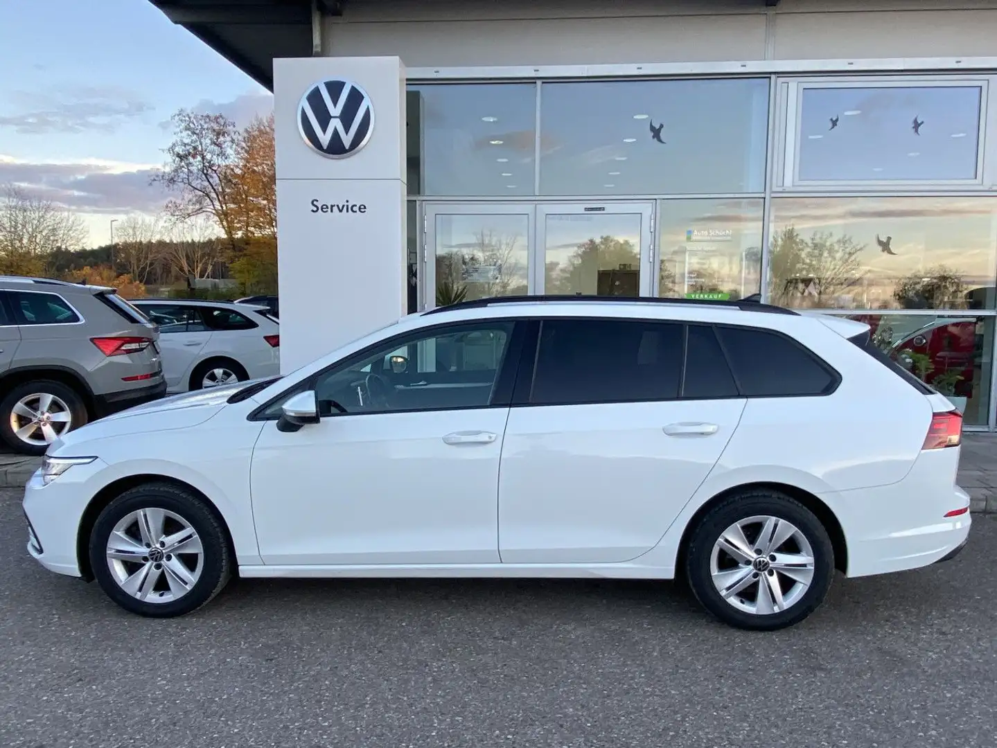 Volkswagen Golf Variant 2.0 TDI Life NAVI+LED+AHK+KAMERA+AP Weiß - 2