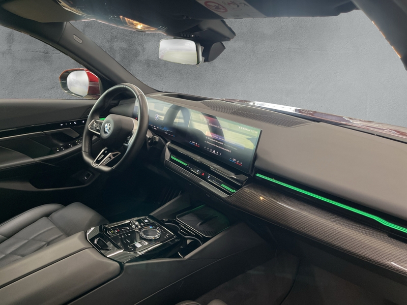 BMW 540 M Sport d xDrive Touring Park-Assistent — photo 12