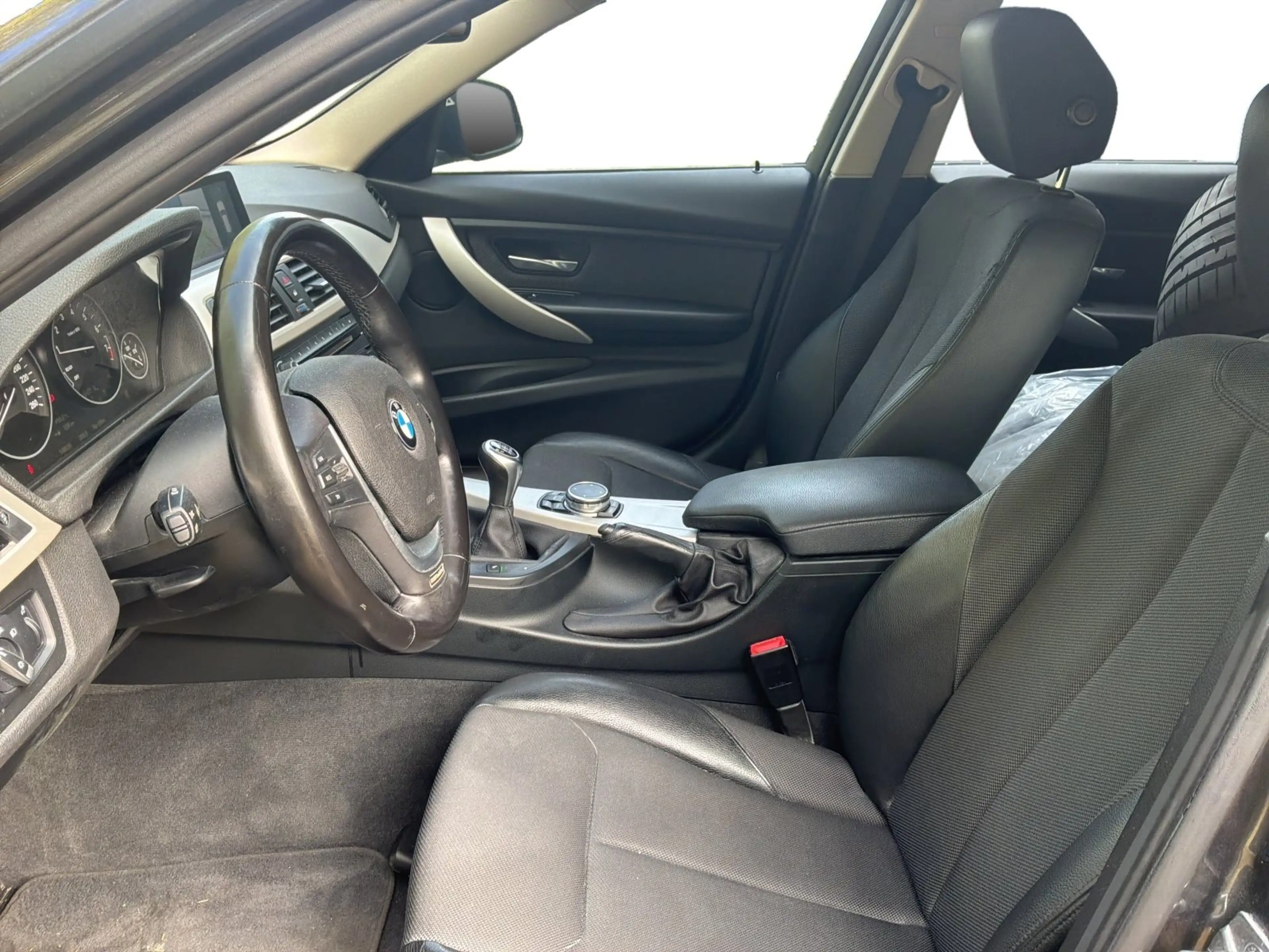 BMW 328 i Touring - Handel / Export / Gewerbe — photo 7