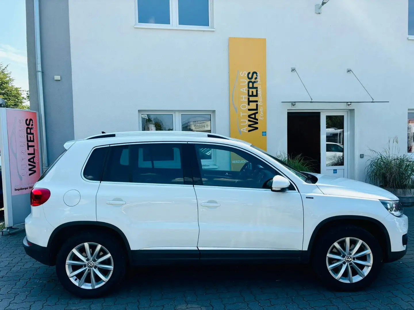 Volkswagen Tiguan Lounge = DSG - 4Motion - Navigation = Blanc - 2
