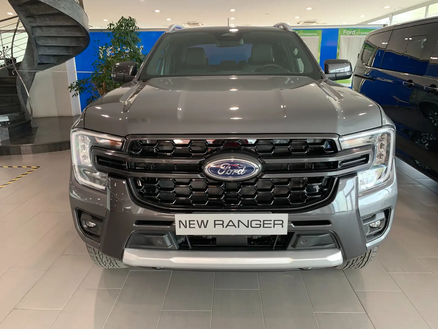 Ford Ranger 2.3 PLUG-IN 281cv Wildtrak 4X4 AUTOCARRO 5 POSTI Grigio - 2
