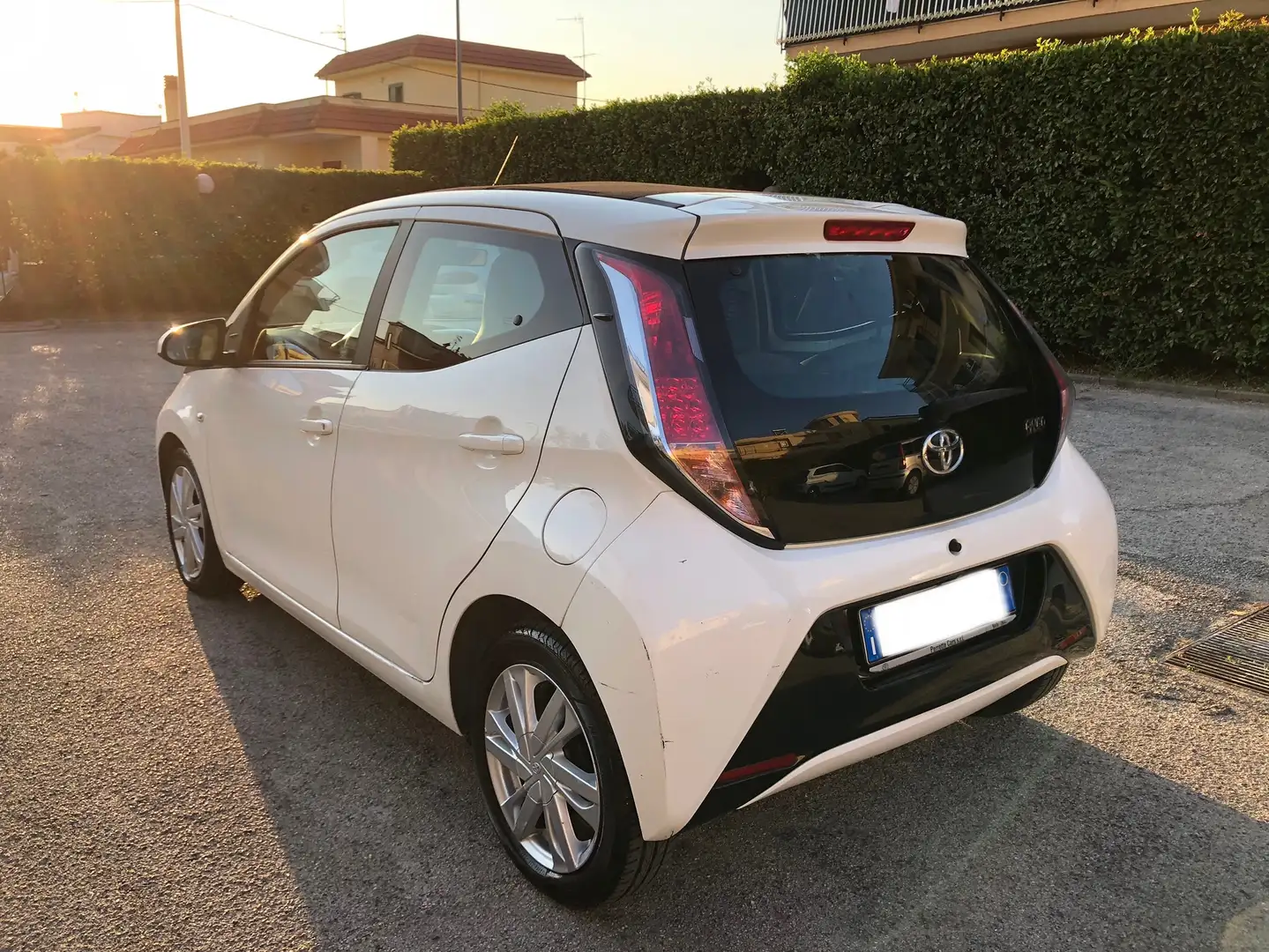 Toyota Aygo II 5p 1.0 x-wave Bianco - 2