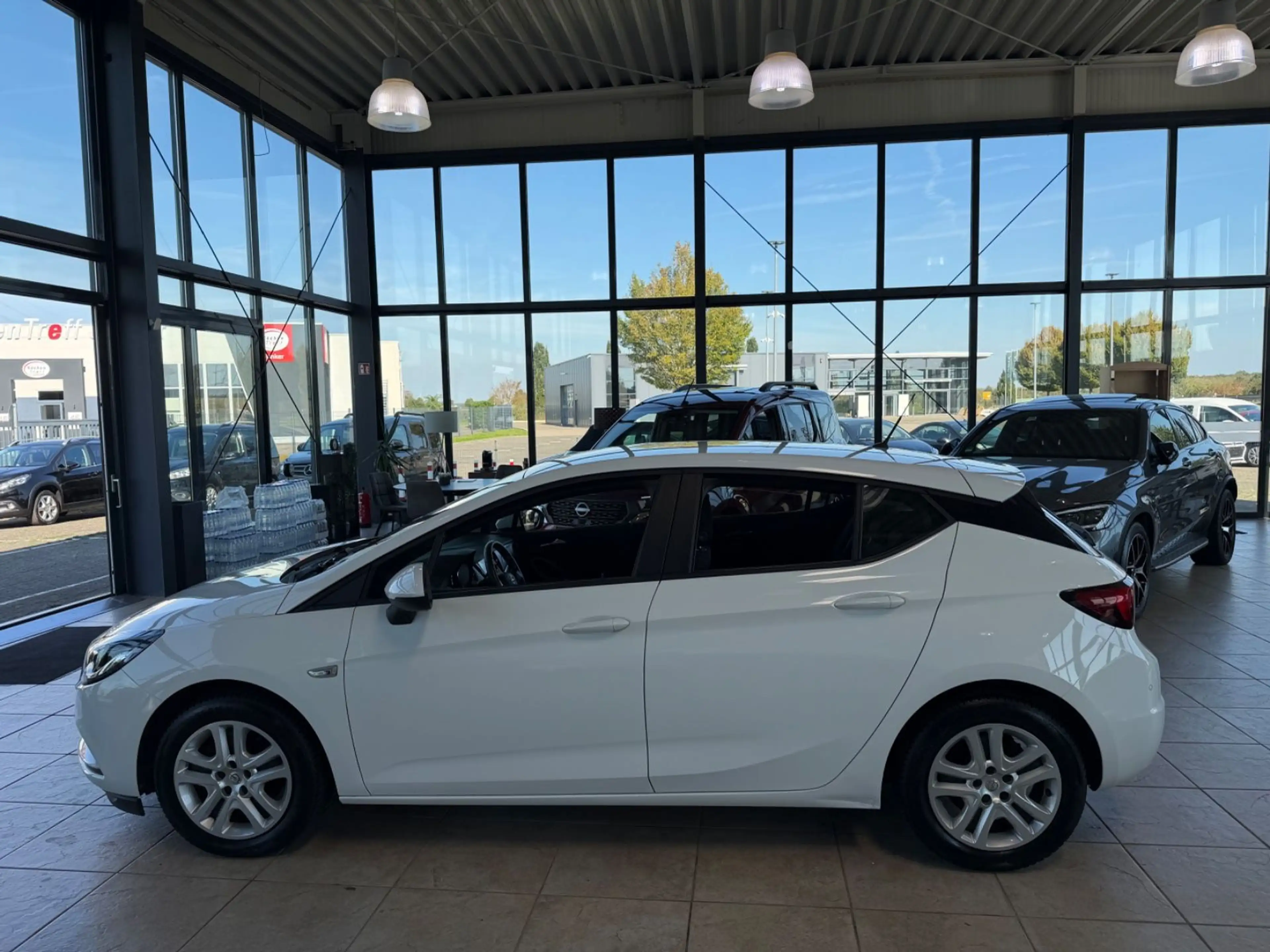 Opel Astra K Lim. 5-trg. Edition Start/Stop/Automatik — photo 8