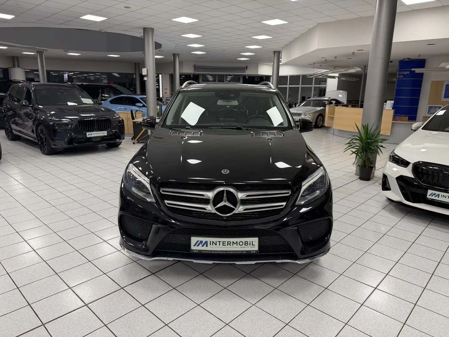 Mercedes-Benz GLE 350 d 4M*AMG*Airmatic*Leder*Navi*AHK* Schwarz - 2