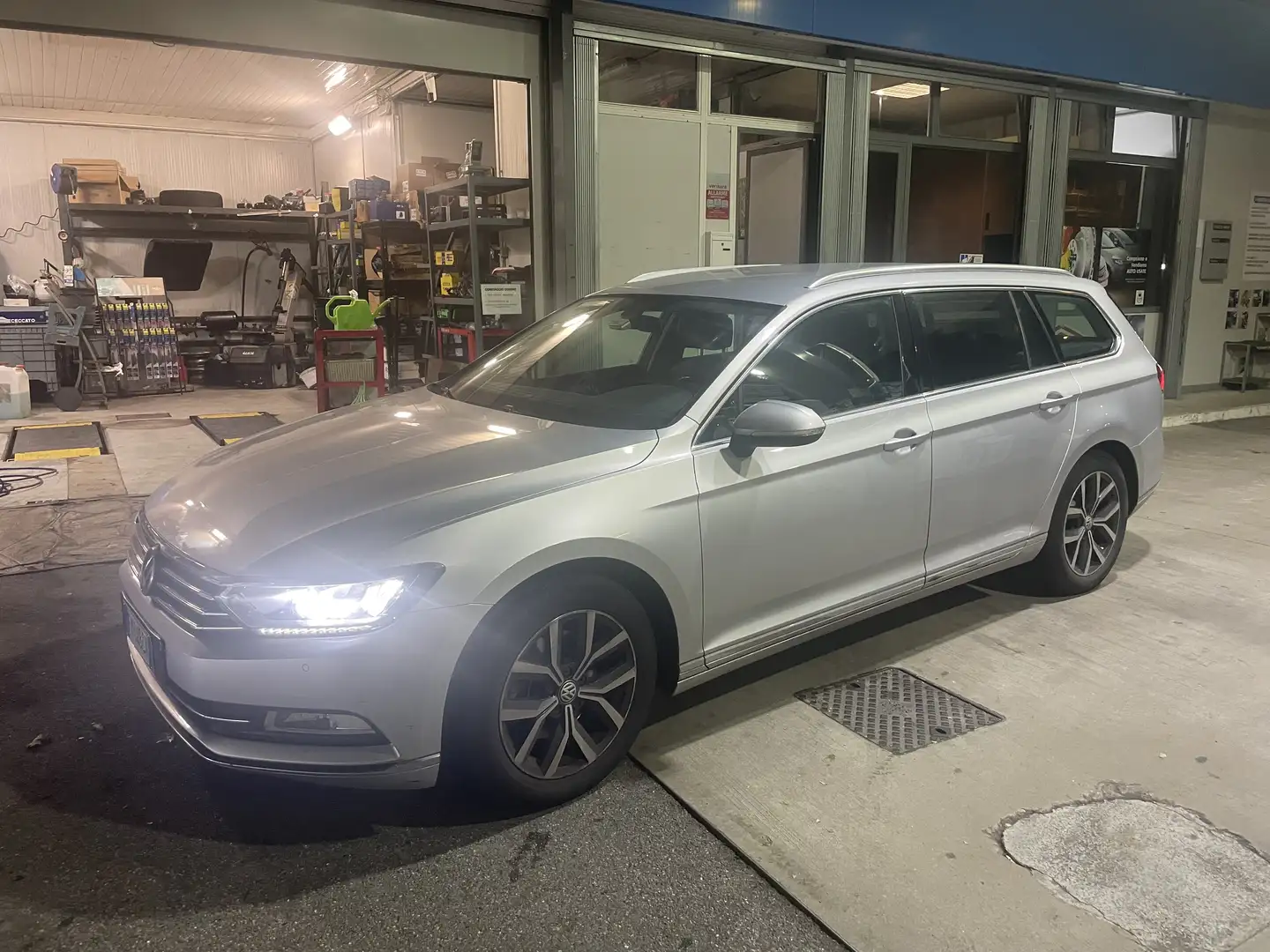 Volkswagen Passat Variant 2,0 Highline auto - 2