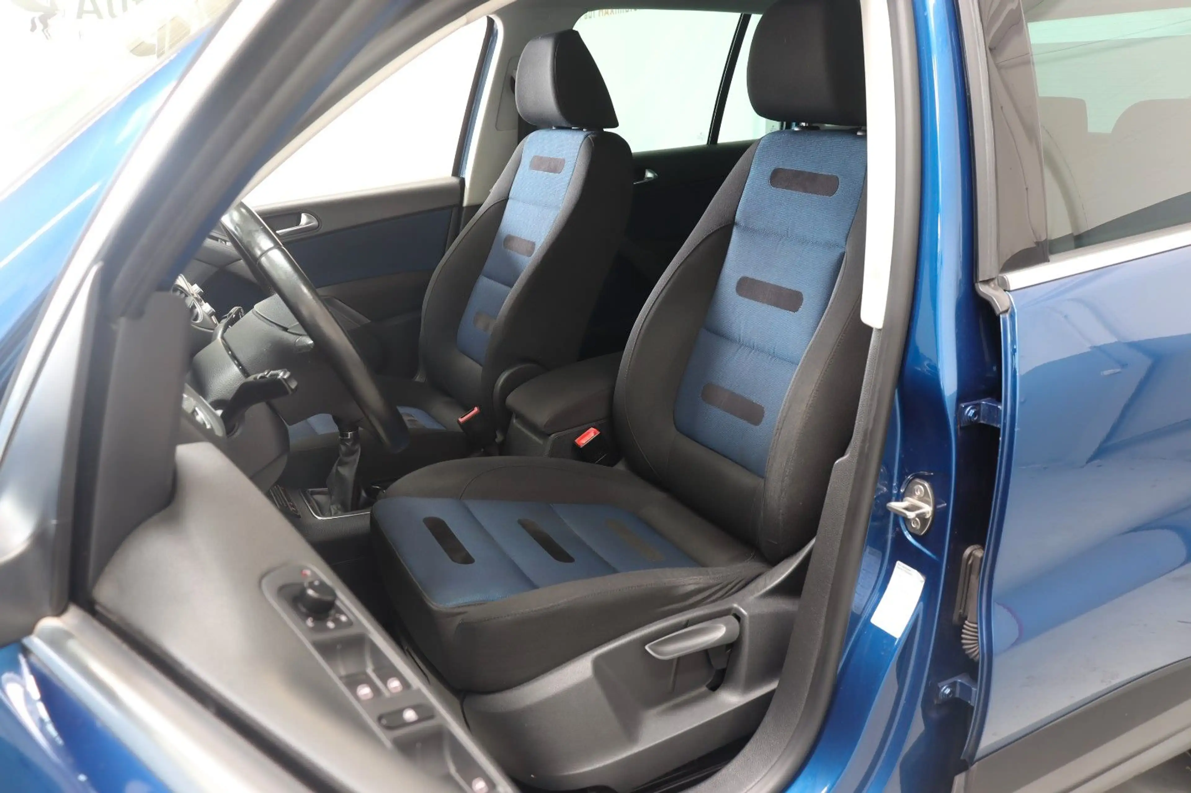 Volkswagen Tiguan Sport & Style 4Motion~SZH~Tempo~Standheiz — photo 14