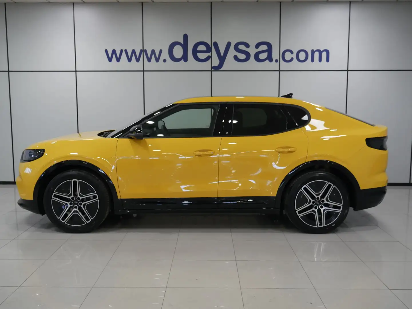 Ford Capri CX740L Premium R. Ext. RWD 77kWh 286CV Jaune - 2