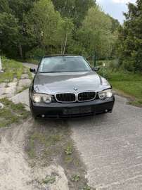735i