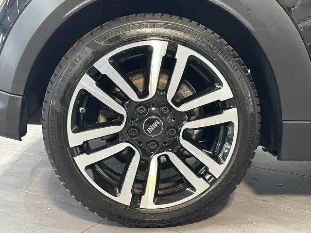 Mini Cooper Cooper view 5