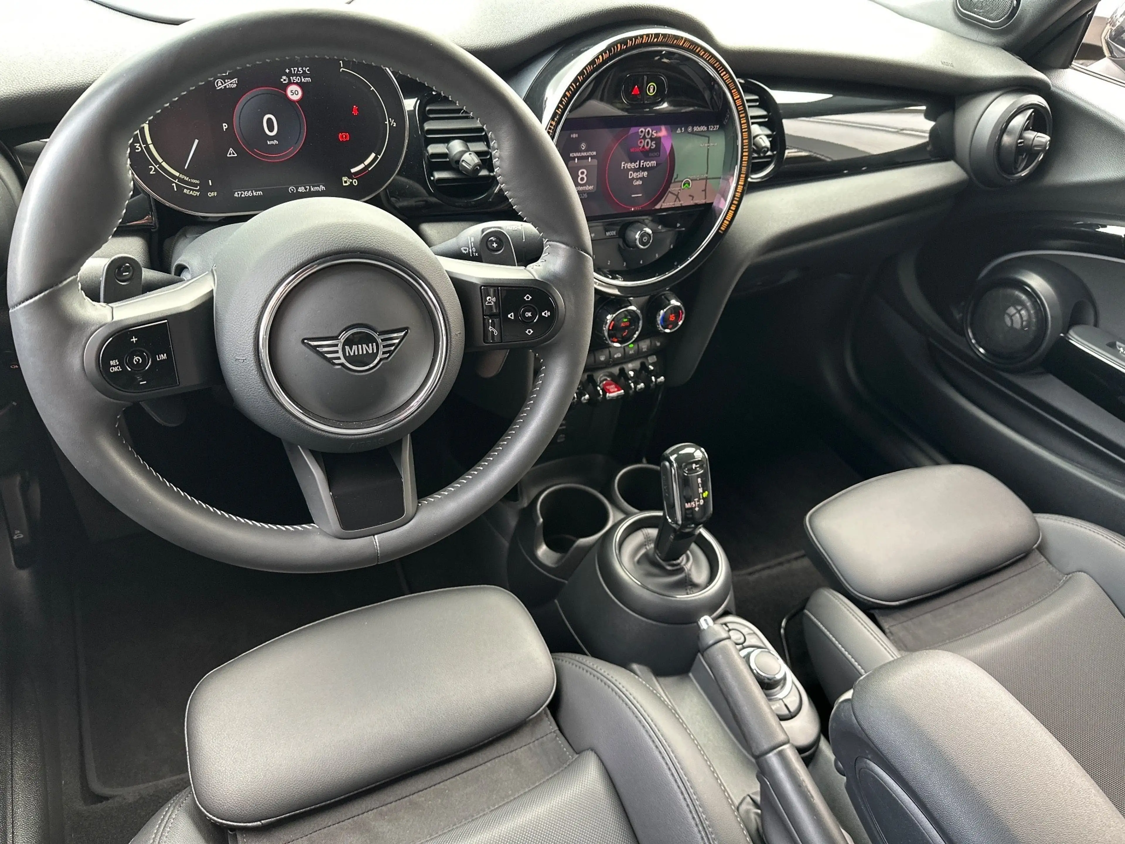 MINI Cooper S Cabrio Aut. Classic Trim NAV+LED+HUD+KAM+SHZ+KEYLESS+PP — photo 13