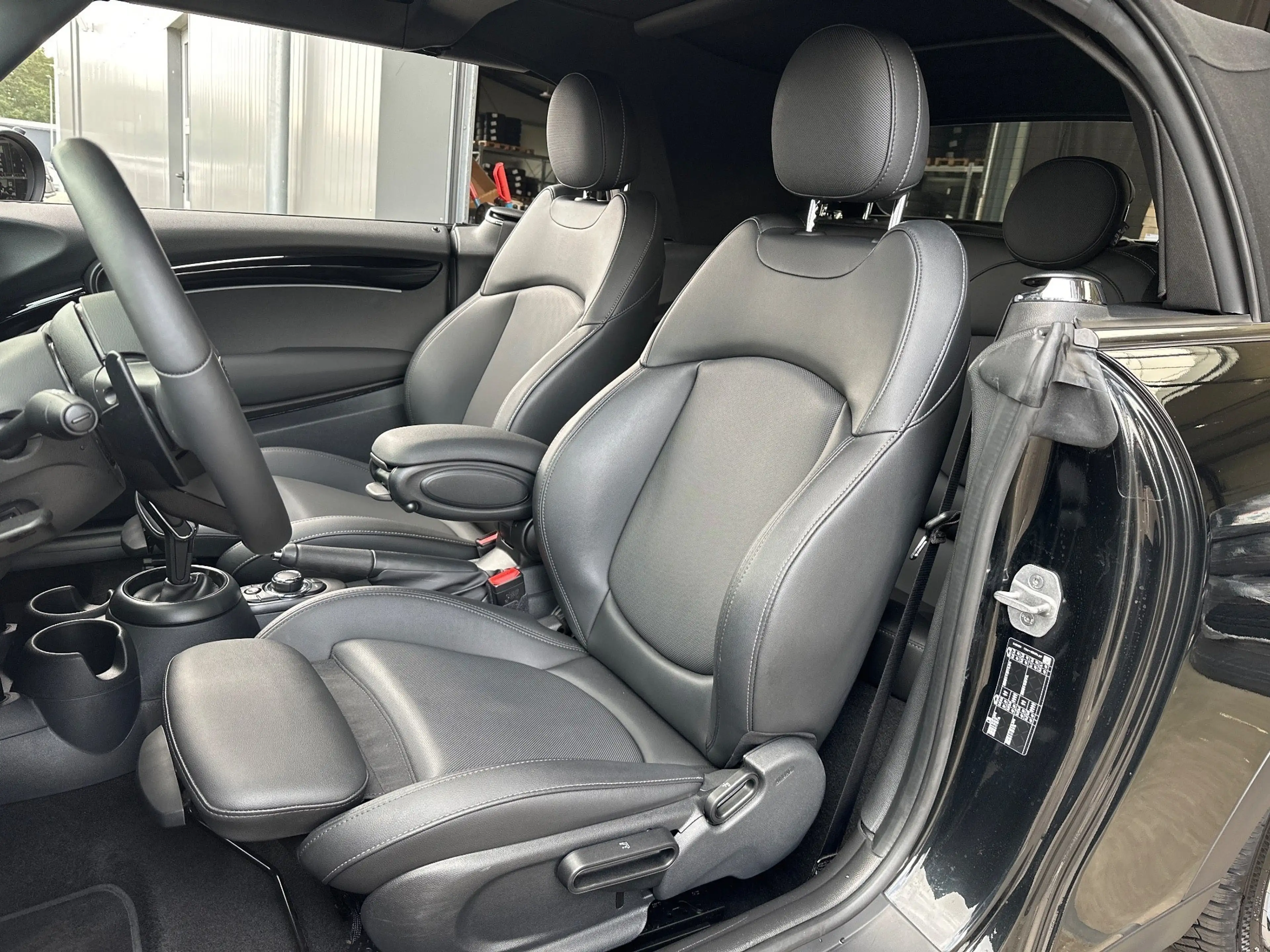 MINI Cooper S Cabrio Aut. Classic Trim NAV+LED+HUD+KAM+SHZ+KEYLESS+PP — photo 14