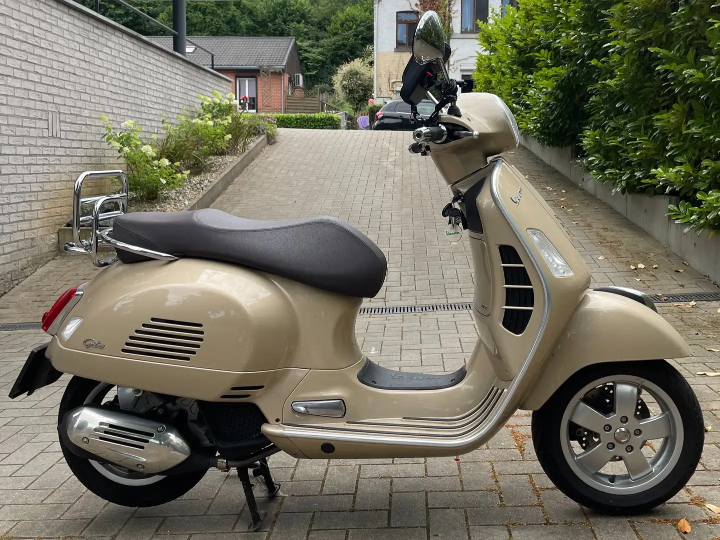 Vespa GTS 125 Beige - 1