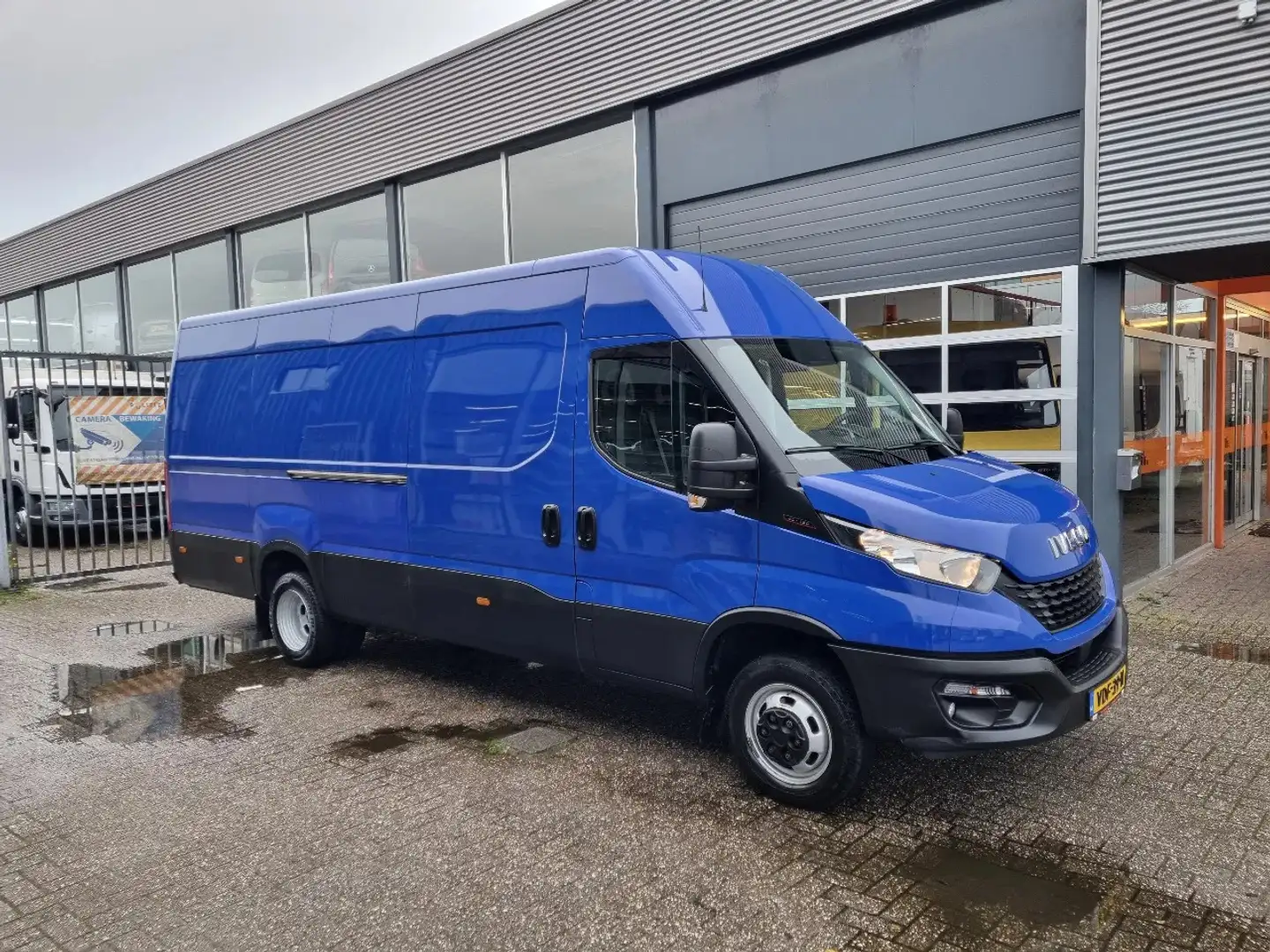 Iveco Daily 40C18 3.0 D L4H2 Maxi GVW 3500 KG Euro 6D Blauw - 1