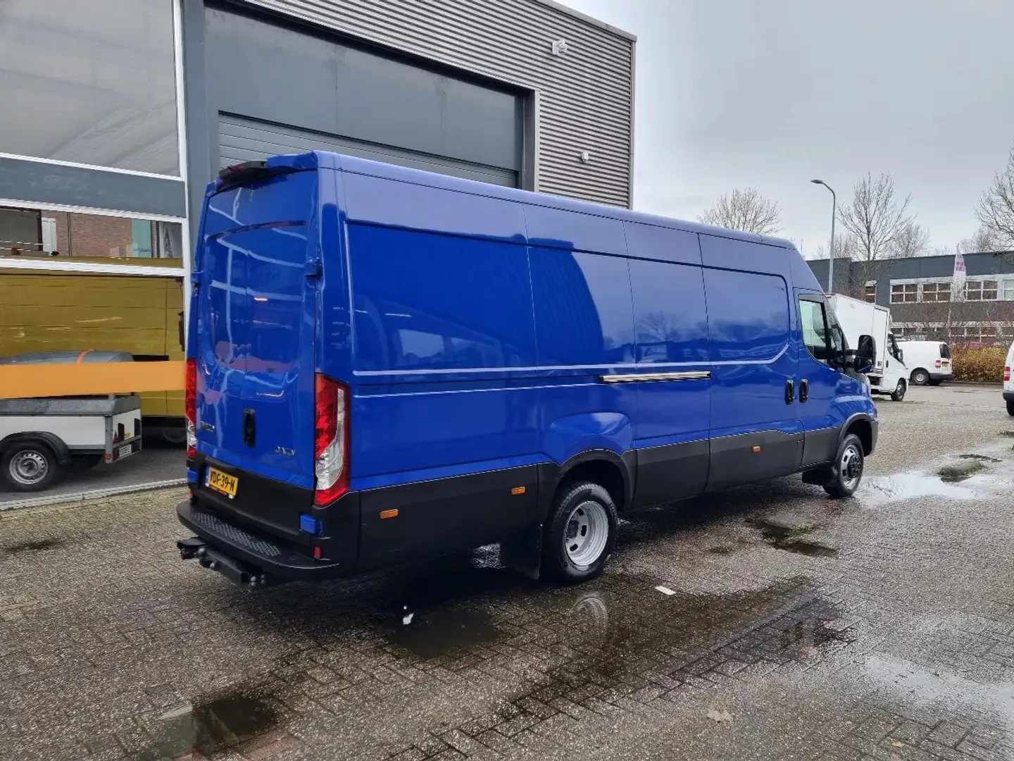 Iveco Daily 40C18 3.0 D L4H2 Maxi GVW 3500 KG Euro 6D Blauw - 2