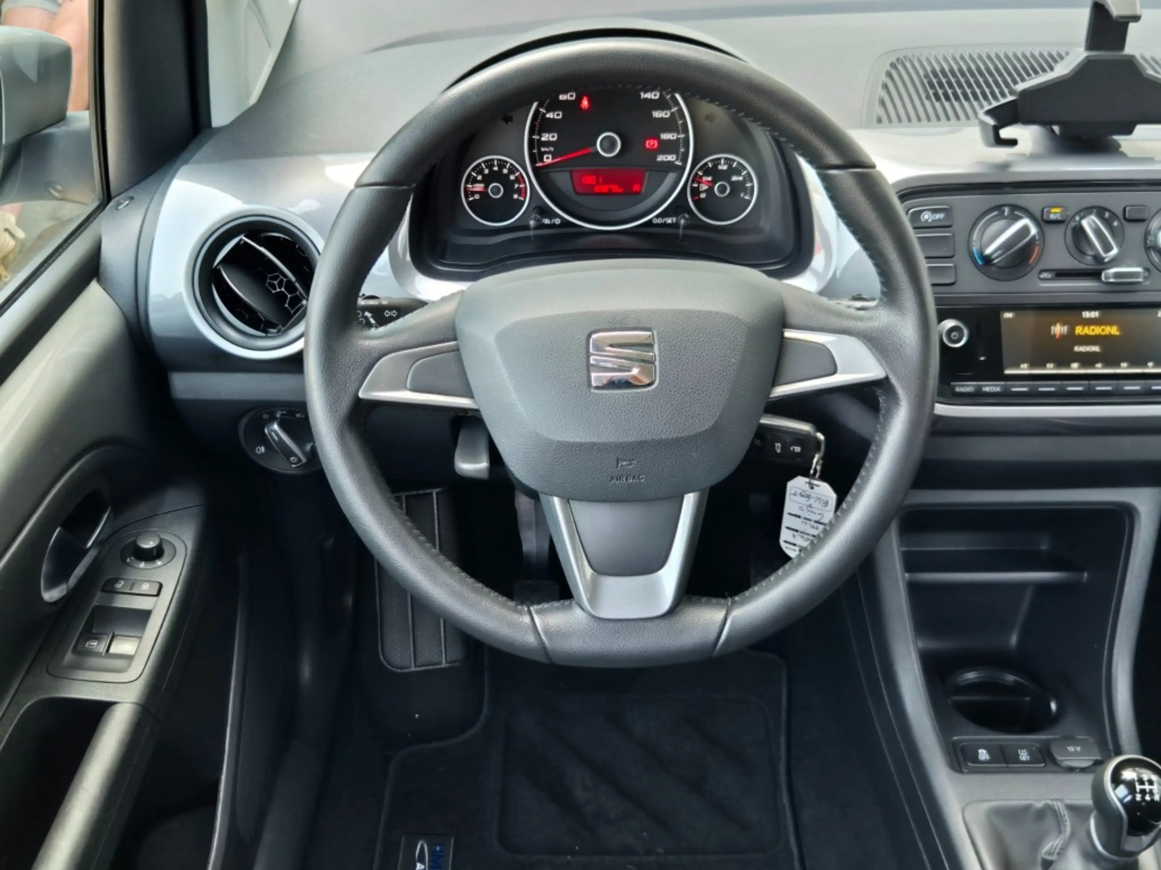 SEAT Mii 1.0 STYLE INTENSE — photo 10
