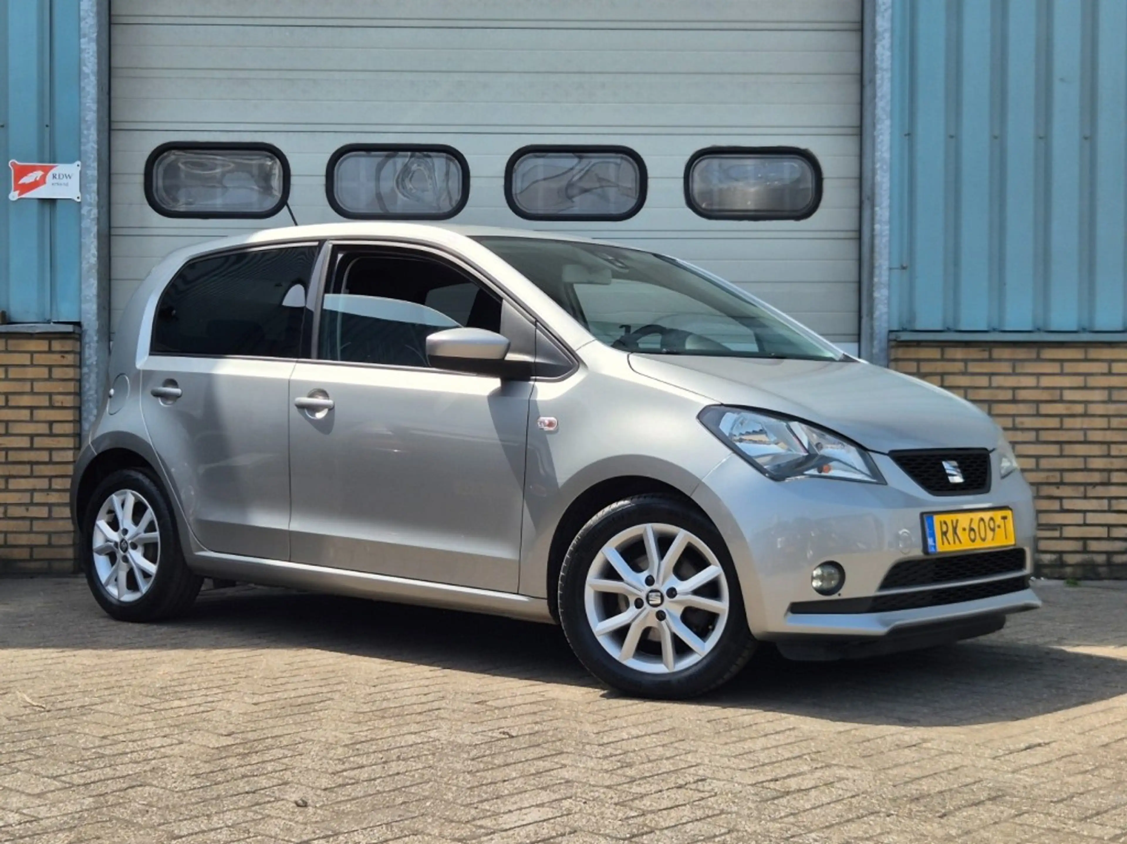 SEAT Mii 1.0 STYLE INTENSE — photo 3