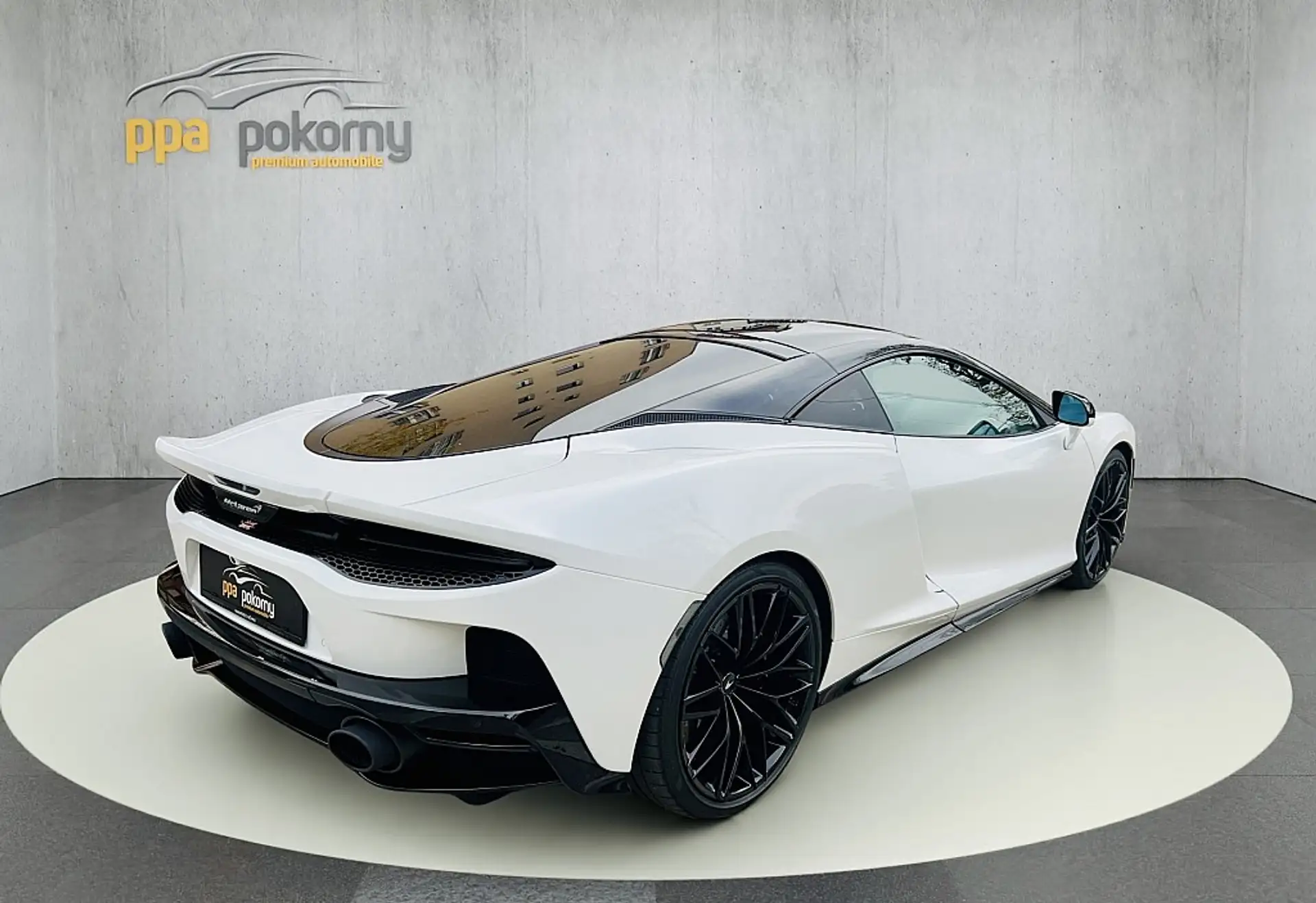 맥라렌 GT 2022 흰색 사진 6