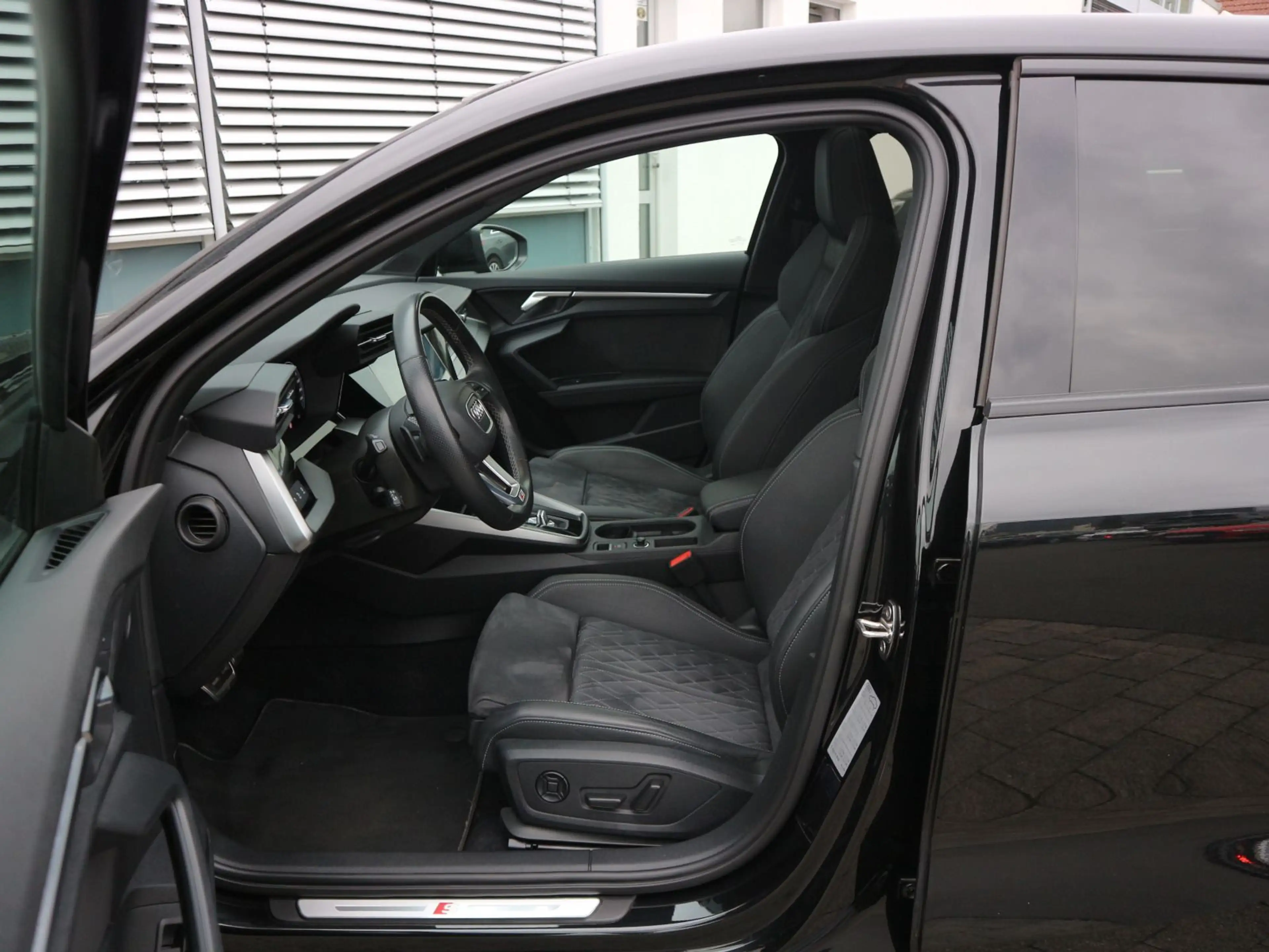 Audi S3 2.0 TFSI quattro PANO*RFK*B&O*ACC — photo 10