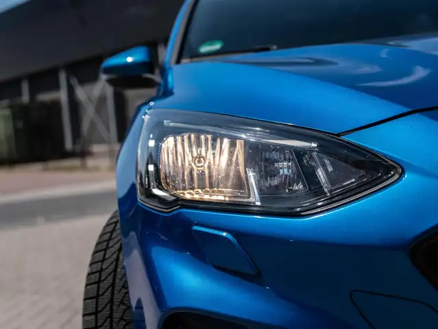 Ford Focus view 15