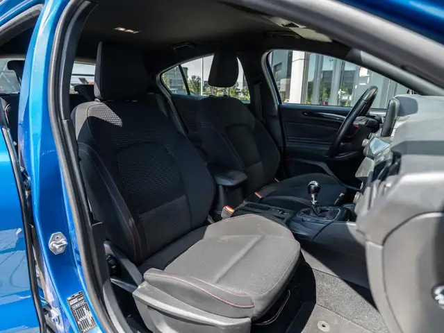 Ford Focus view 8