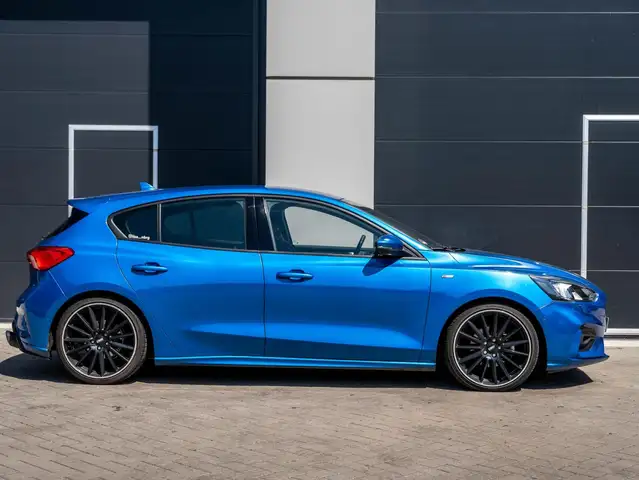 Ford Focus view 6