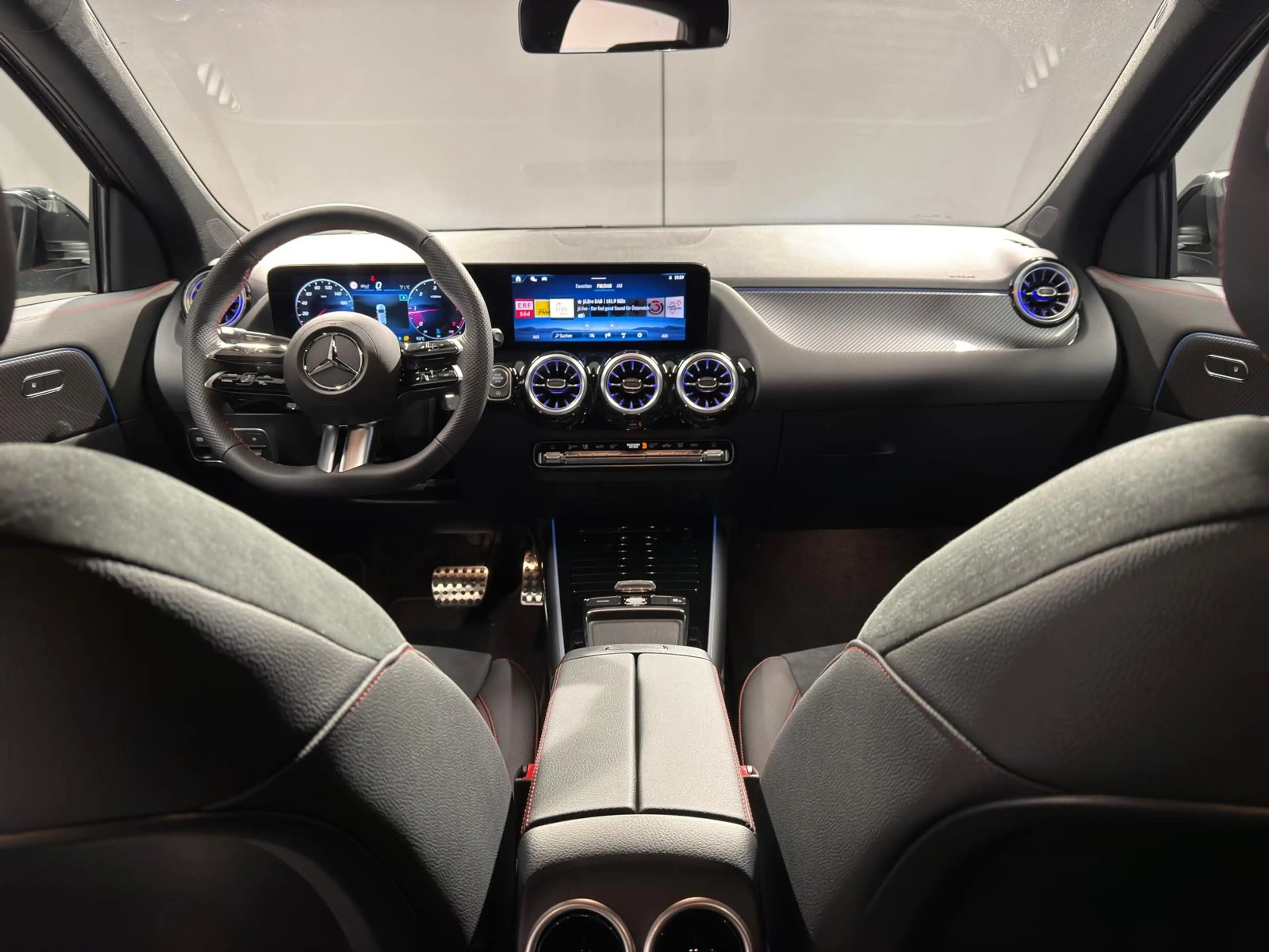 Mercedes-Benz GLA 200 d 4MATIC Österreich-Edition — photo 10