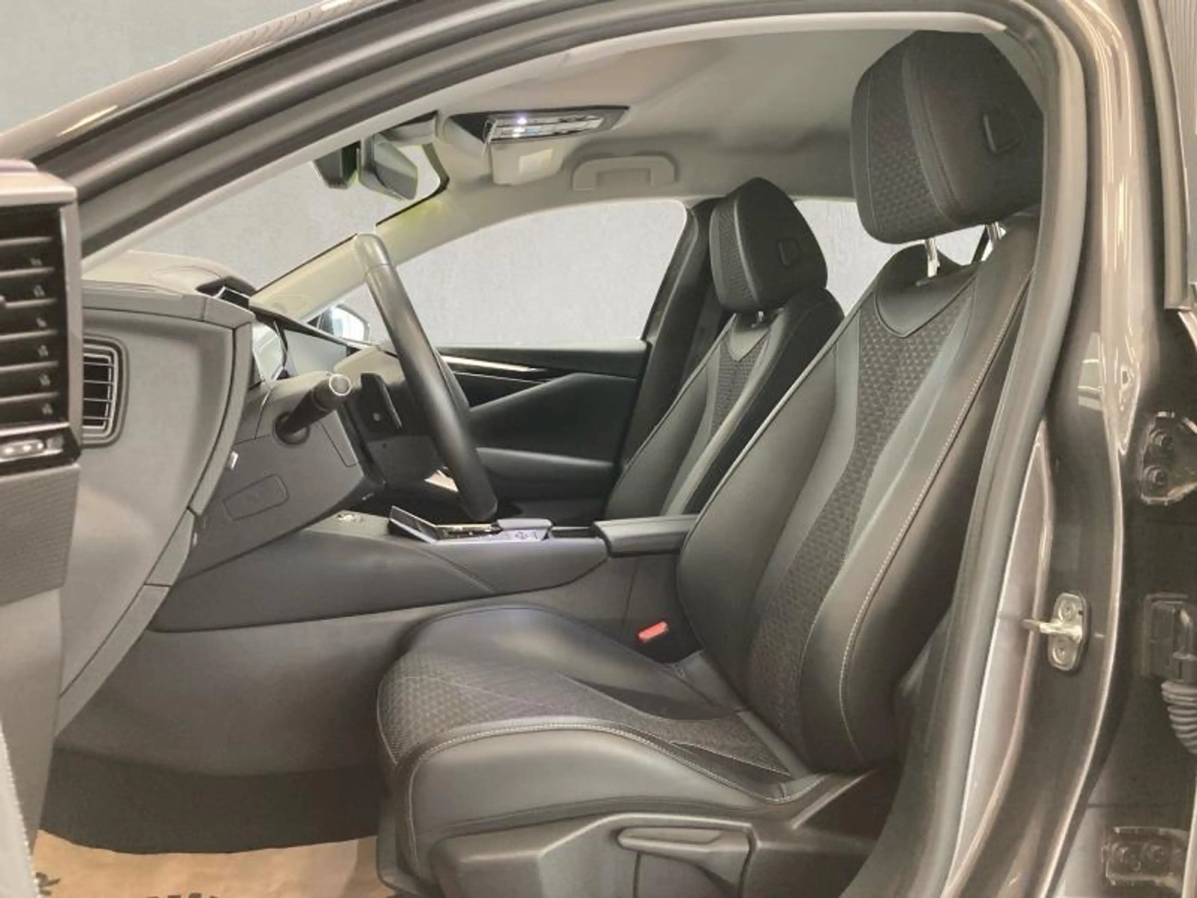 DS Automobiles DS 4 ***DS4 Trocadero *** — photo 12