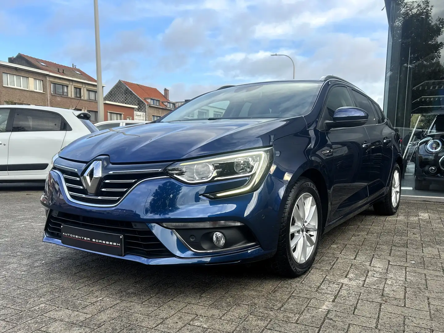 Renault Megane Grandtour TCe 140 Blauw - 2