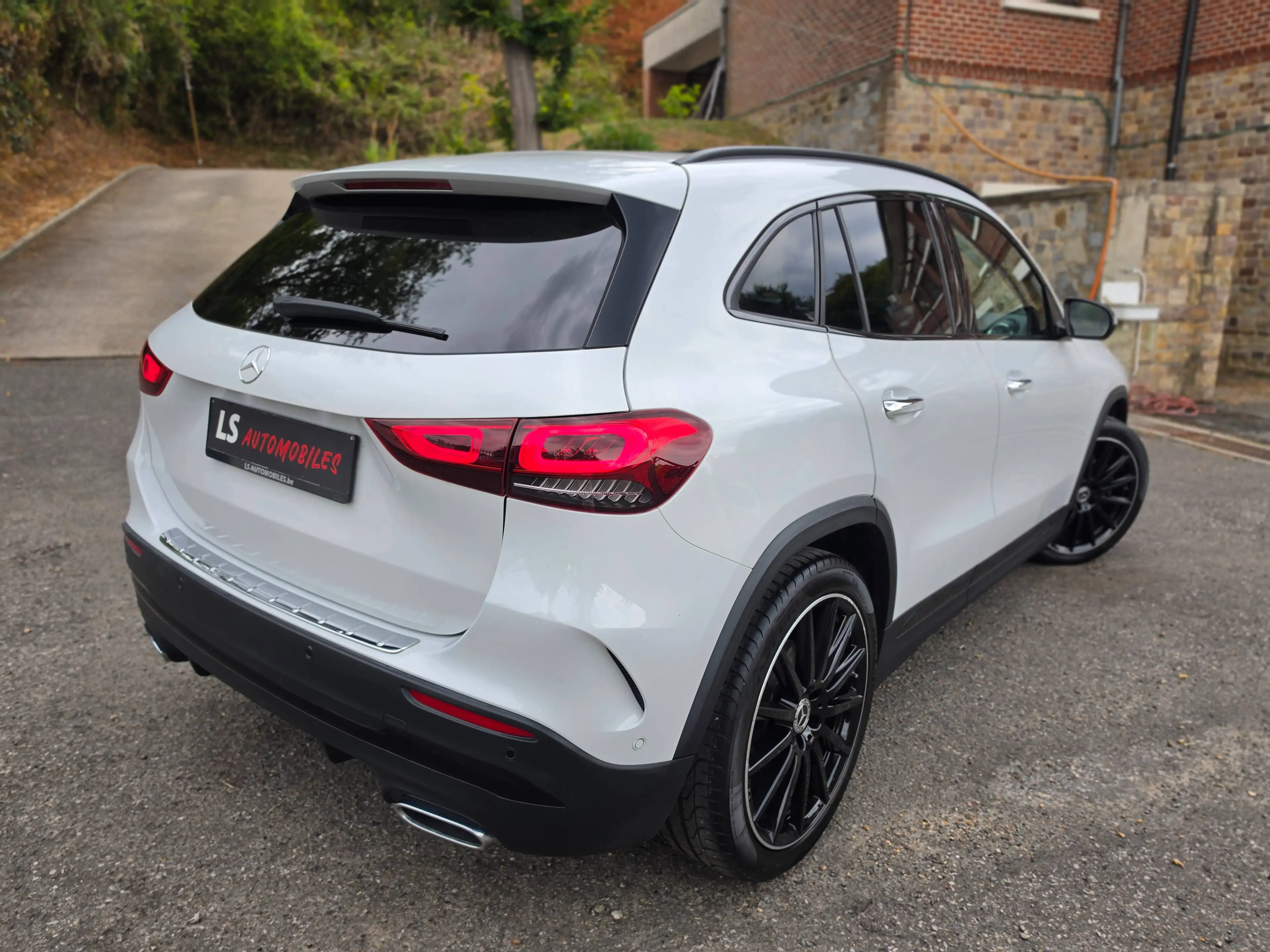 Mercedes-Benz GLA 200 B2B*MARCHAND*200d*4-Matic*PACKAMG*PACKNIGHT*PANO*ACC*360CAM — photo 2